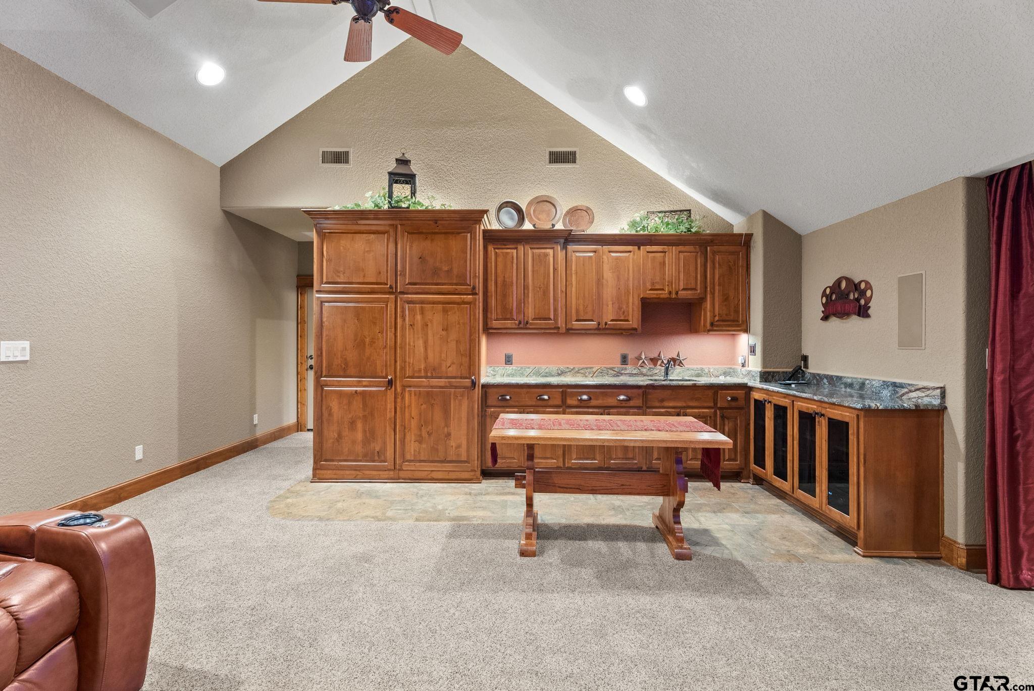 Tyler, Texas, 75707, United States, 4 Bedrooms Bedrooms, ,4 BathroomsBathrooms,Residential,Active,1944068