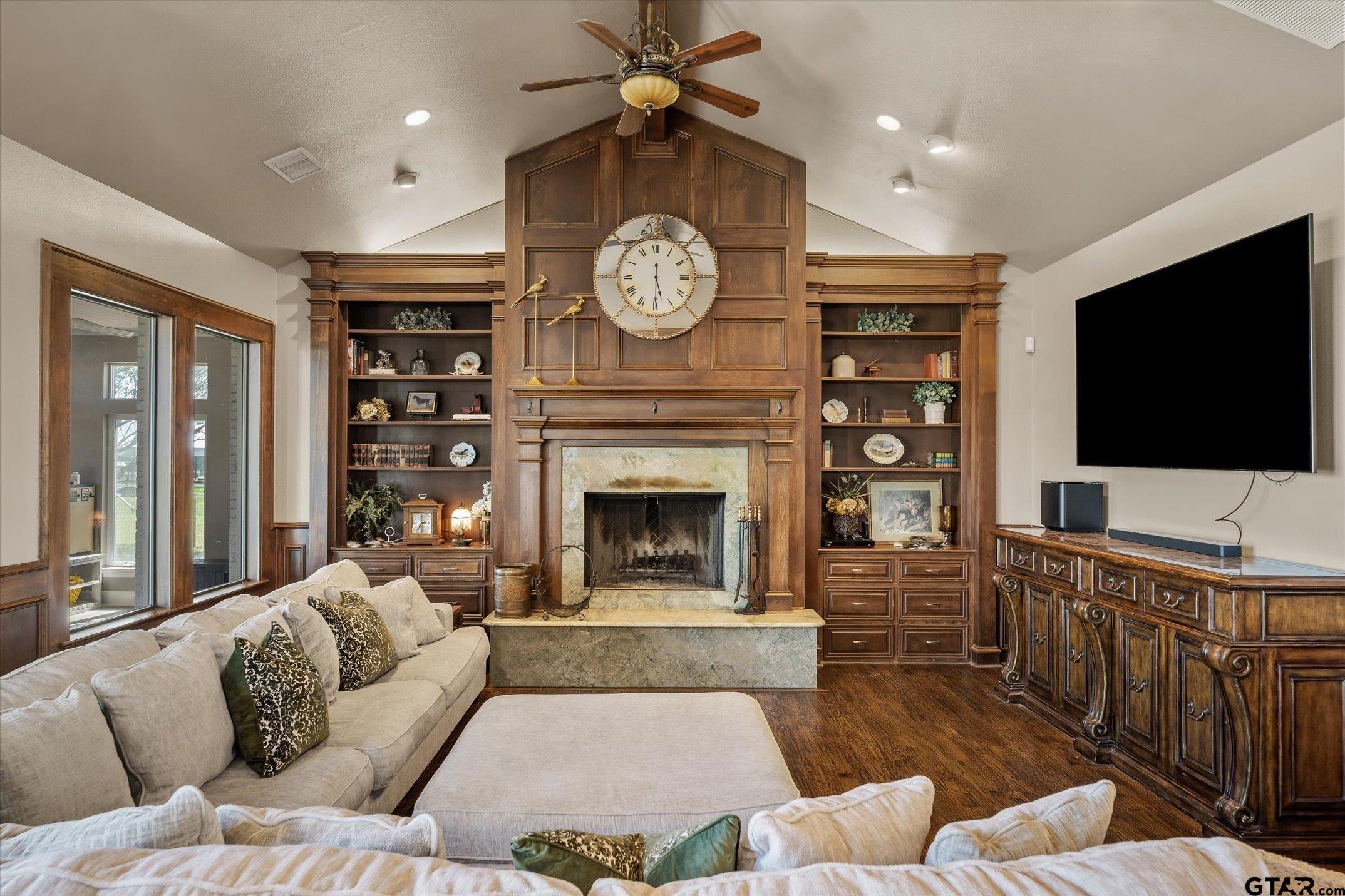 Ennis, Texas, 75119, United States, 5 Bedrooms Bedrooms, ,6 BathroomsBathrooms,Residential,Active,2043796