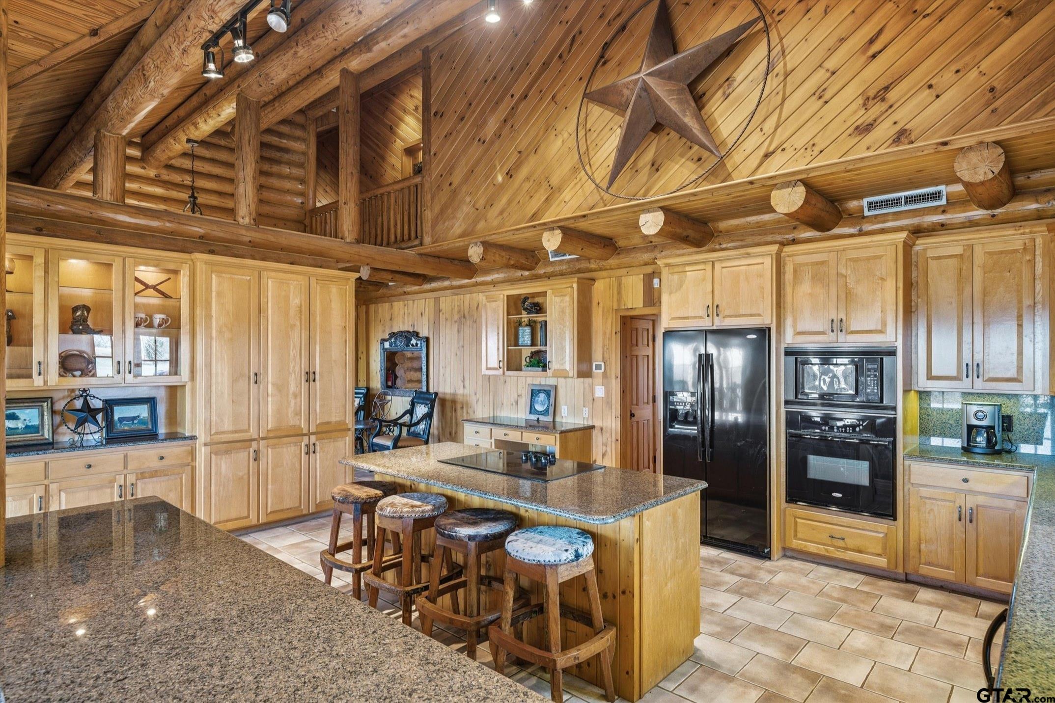 Palmer, Texas, 75152, United States, 6 Bedrooms Bedrooms, ,5 BathroomsBathrooms,Residential,Active,2011199