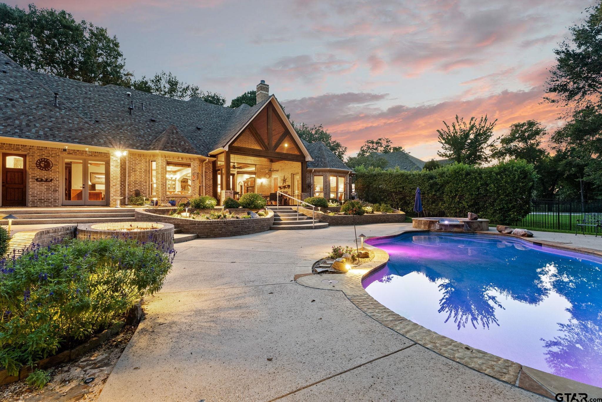 Tyler, Texas, 75707, United States, 4 Bedrooms Bedrooms, ,4 BathroomsBathrooms,Residential,Active,1944068