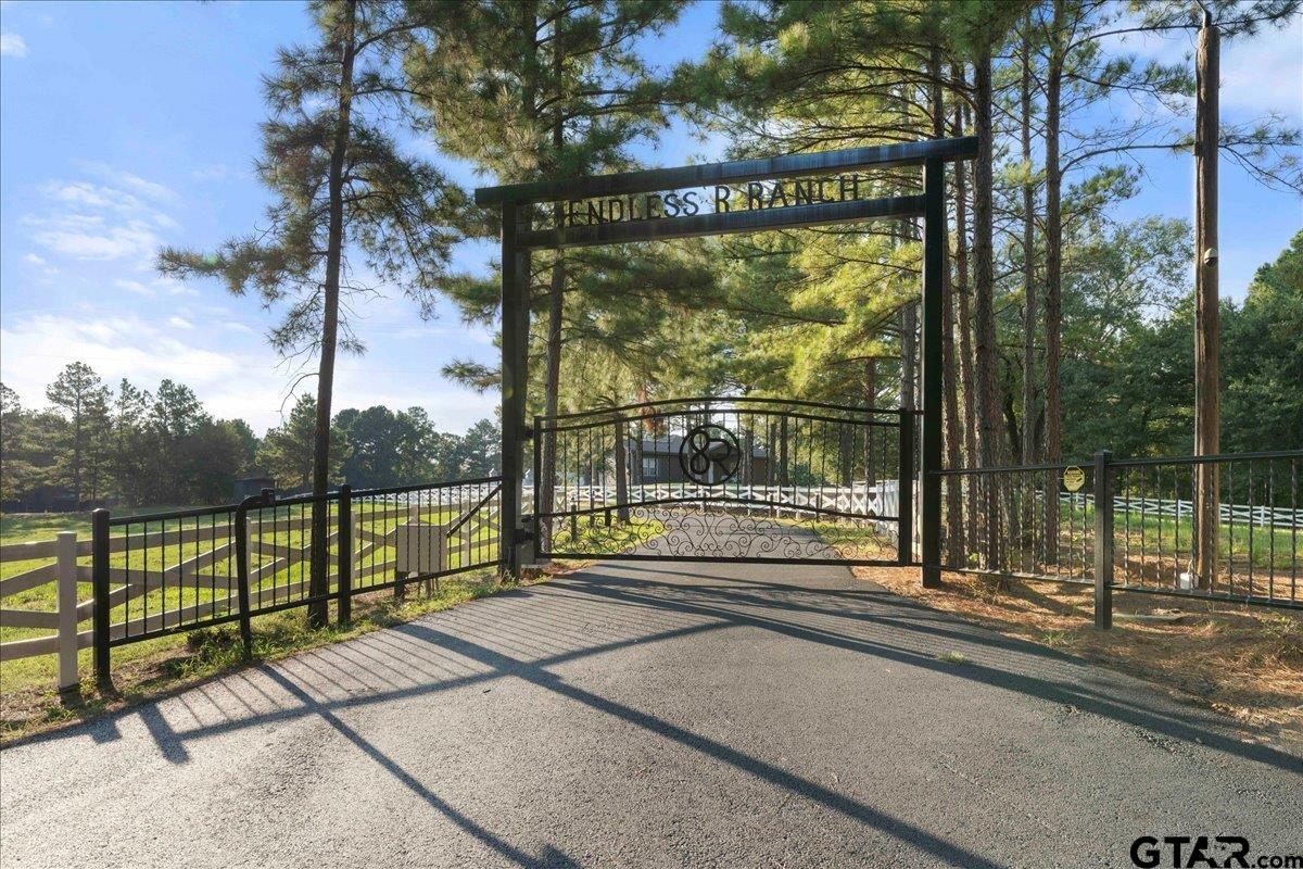 Tyler, Texas, 75706, United States, 3 Bedrooms Bedrooms, ,3 BathroomsBathrooms,Residential,Active,1944458