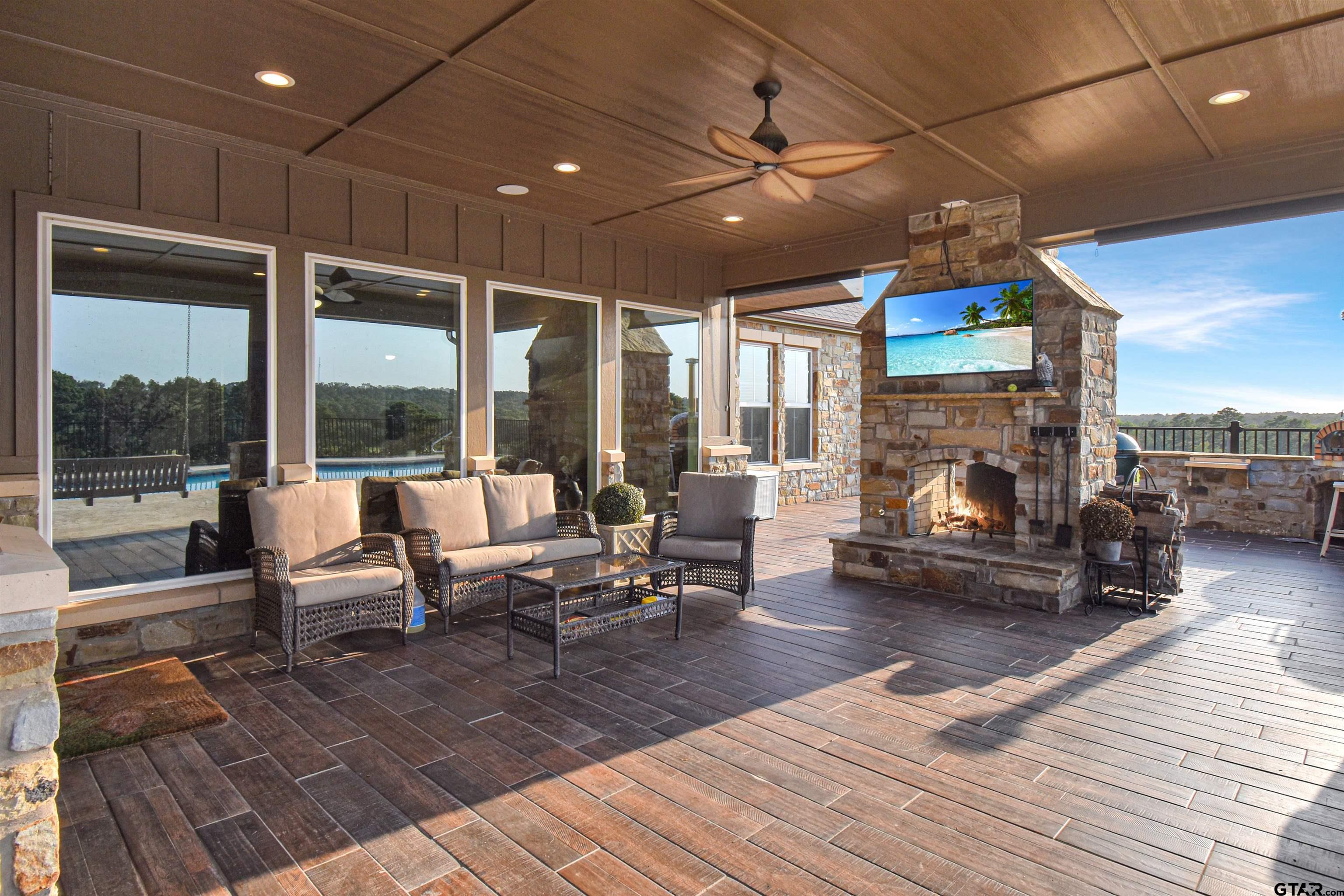 Brownsboro, Texas, 75756, United States, 5 Bedrooms Bedrooms, ,4 BathroomsBathrooms,Residential,Active,1905124