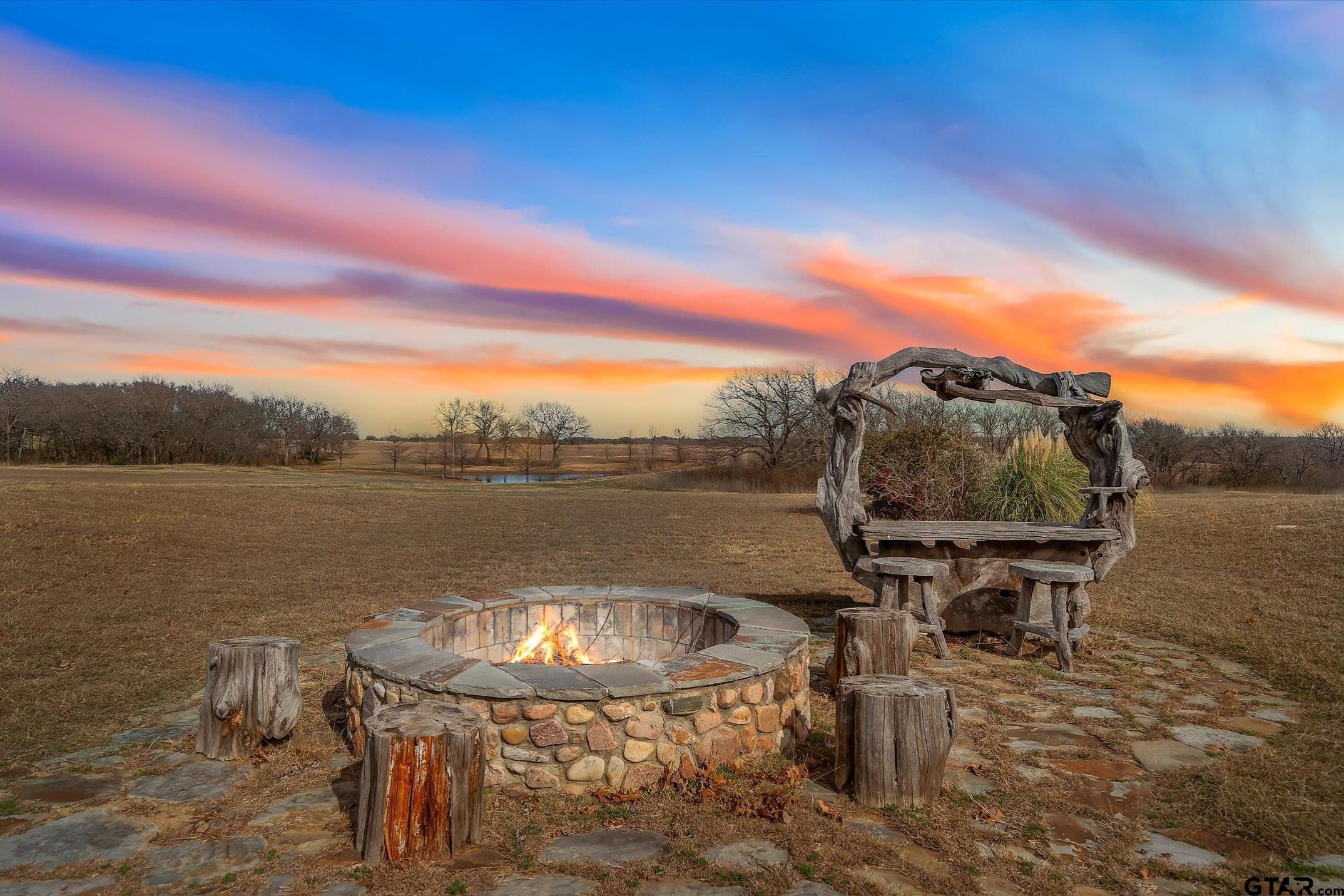 Palmer, Texas, 75152, United States, 6 Bedrooms Bedrooms, ,5 BathroomsBathrooms,Residential,Active,2011199