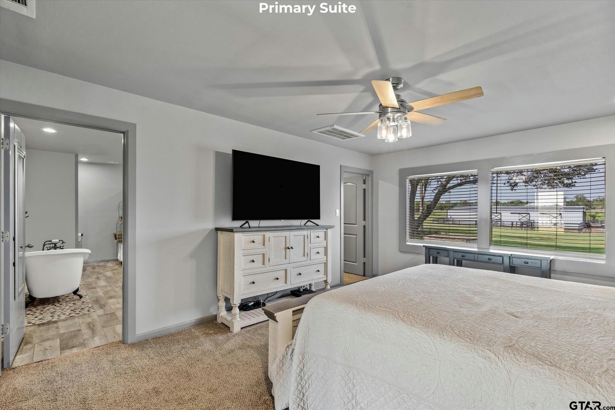 Kaufman, Texas, 75142, United States, 4 Bedrooms Bedrooms, ,3 BathroomsBathrooms,Residential,Active,1808205