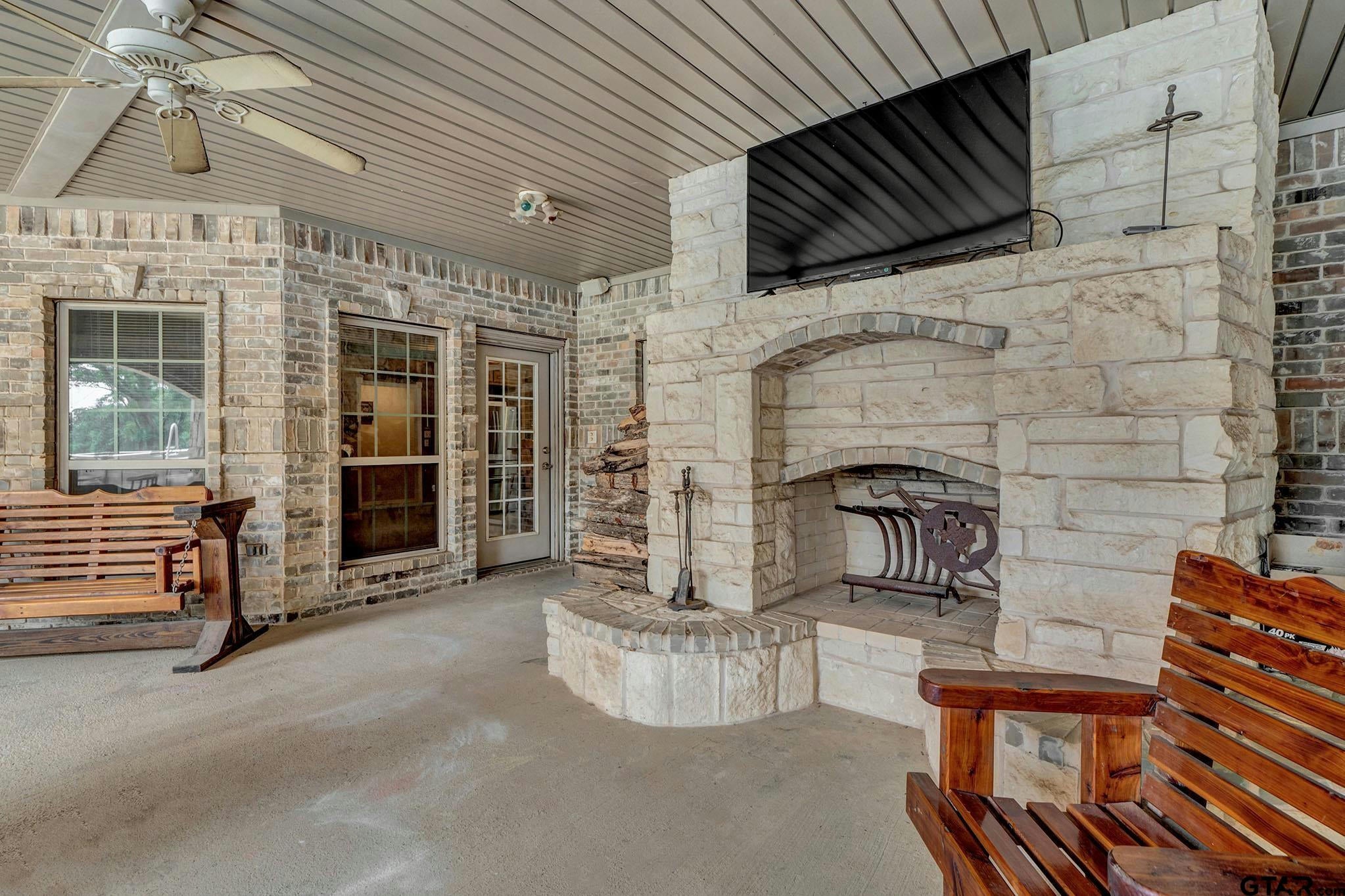 Lindale, Texas, 75771, United States, 4 Bedrooms Bedrooms, ,4 BathroomsBathrooms,Residential,Active,1914591