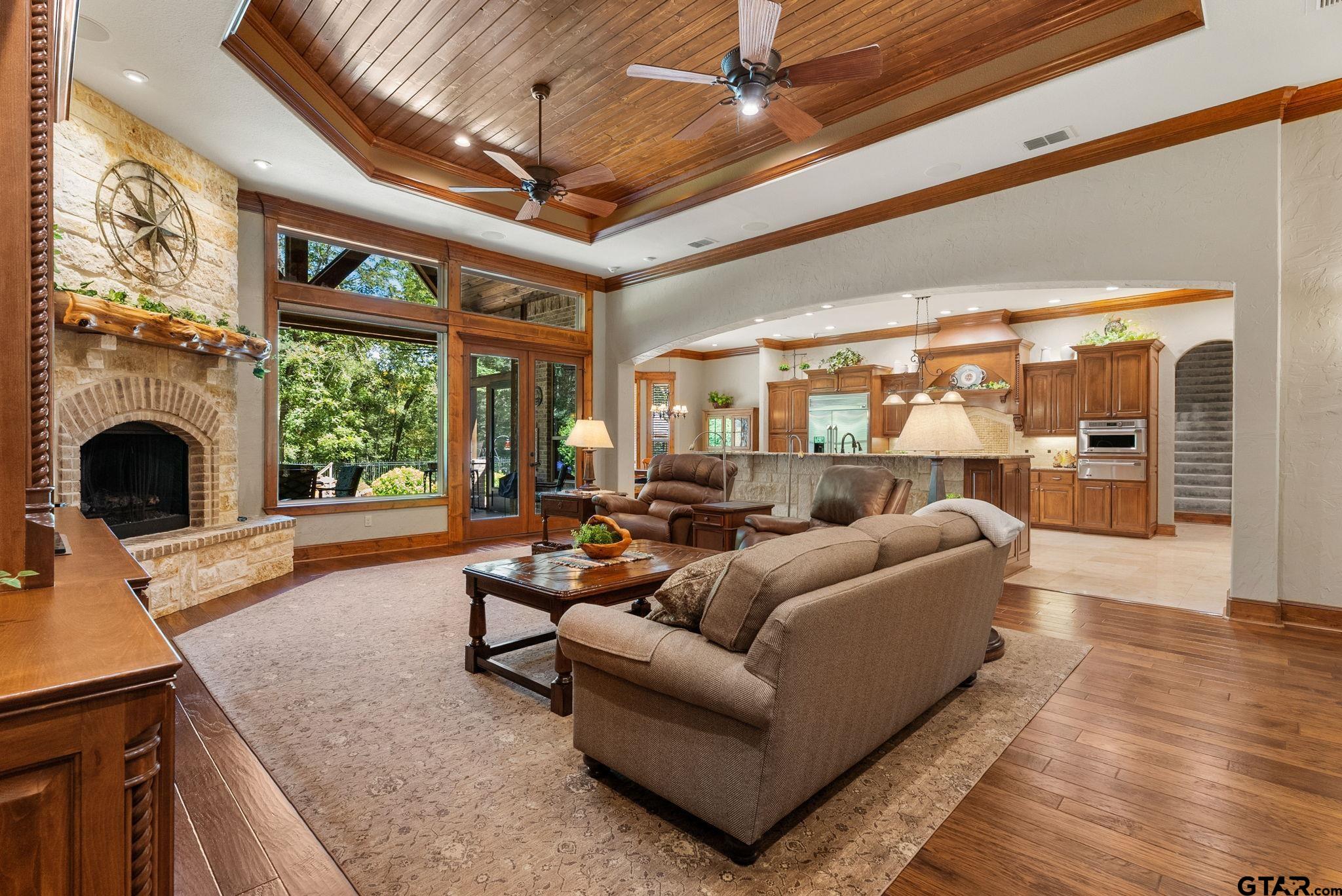 Tyler, Texas, 75707, United States, 4 Bedrooms Bedrooms, ,4 BathroomsBathrooms,Residential,Active,1944068