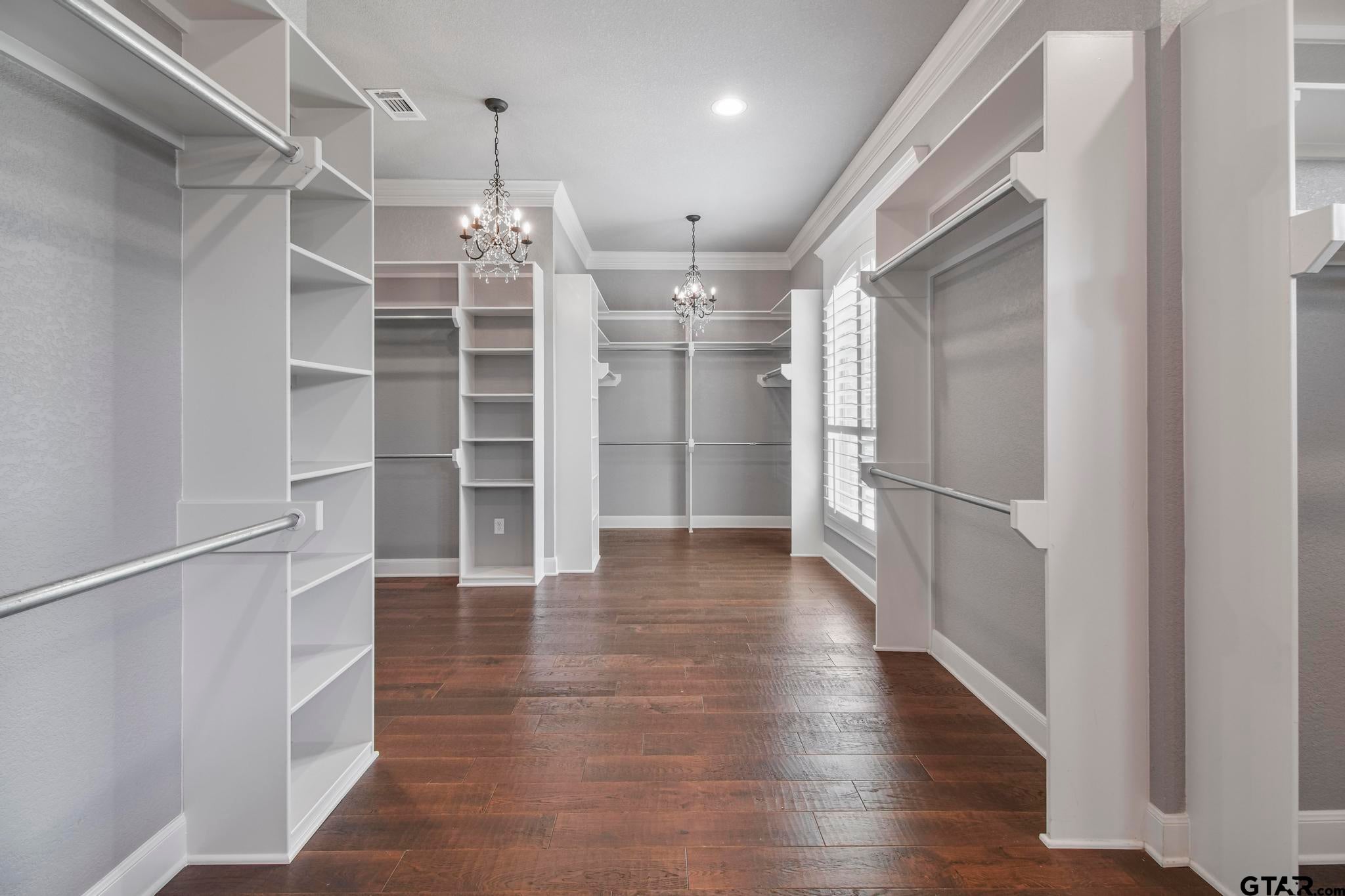 Tyler, Texas, 75703, United States, 6 Bedrooms Bedrooms, ,9 BathroomsBathrooms,Residential,Active,1953435