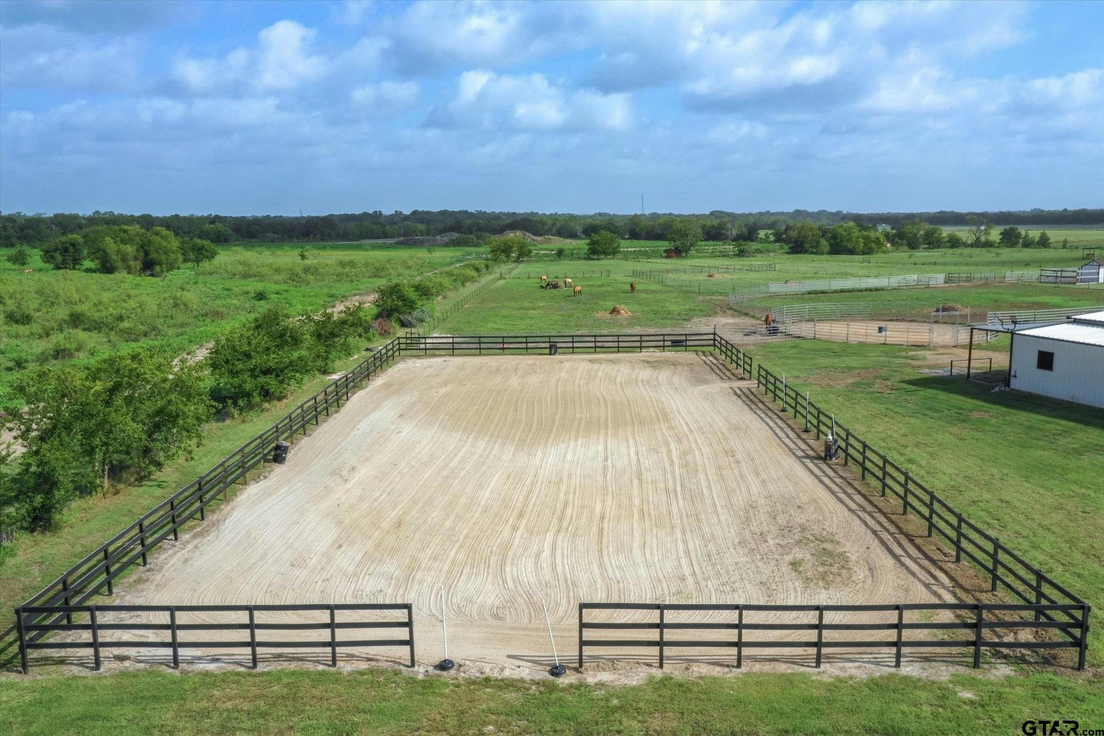 Kaufman, Texas, 75142, United States, 4 Bedrooms Bedrooms, ,3 BathroomsBathrooms,Residential,Active,1808205