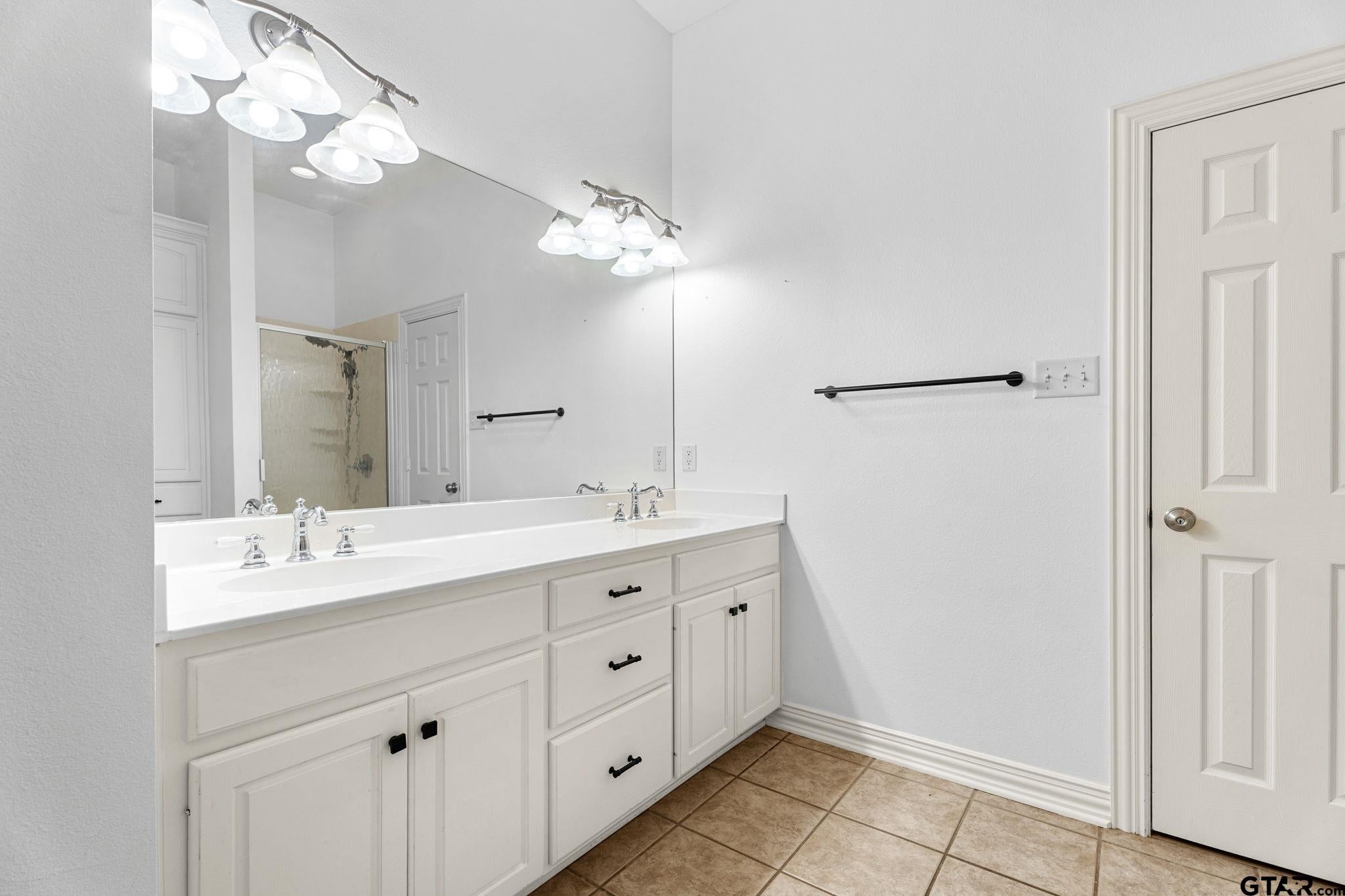 Bullard, Texas, 75757, United States, 4 Bedrooms Bedrooms, ,3 BathroomsBathrooms,Residential,Active,1788482