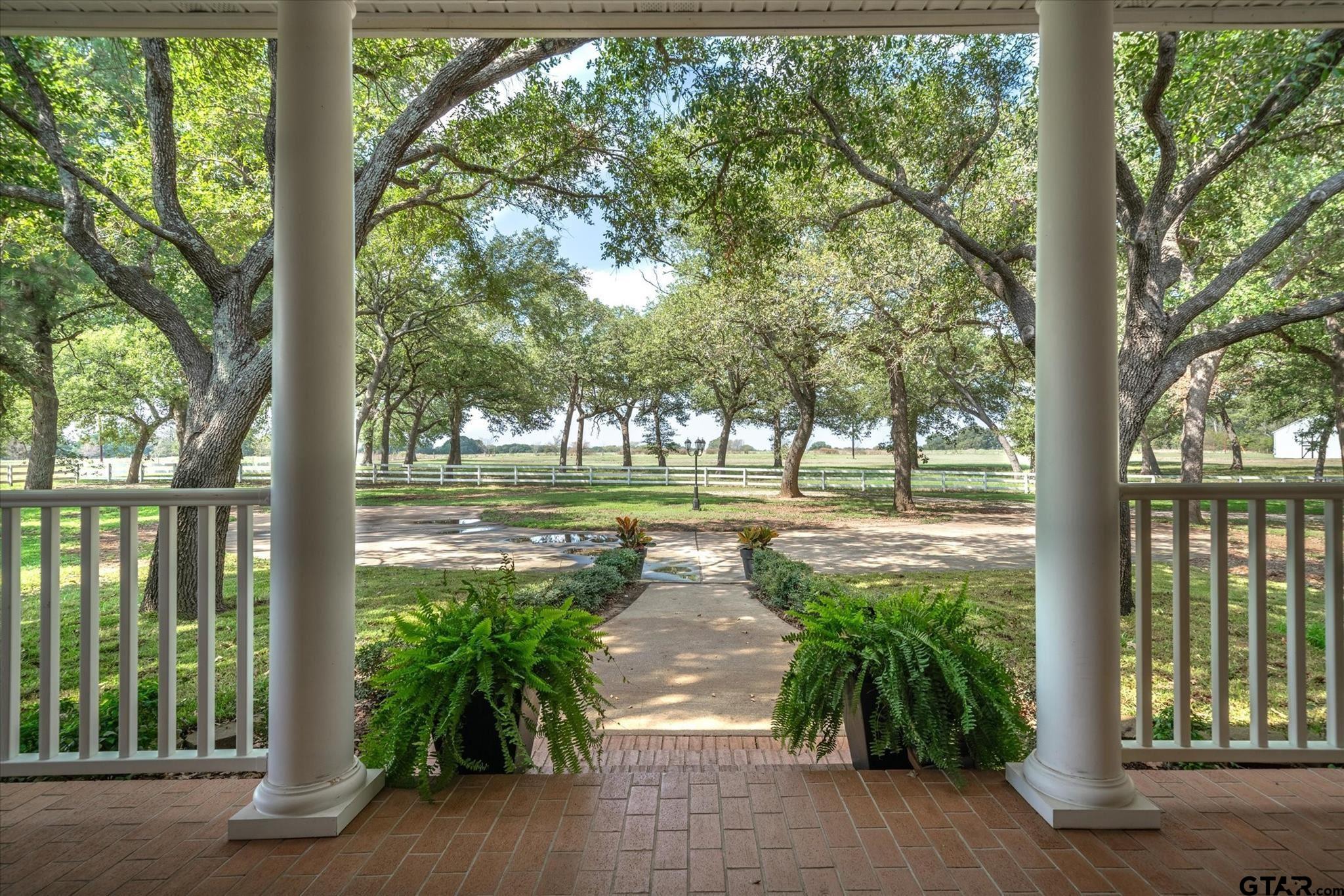 Mabank, Texas, 75147, United States, 5 Bedrooms Bedrooms, ,7 BathroomsBathrooms,Residential,Active,1985855