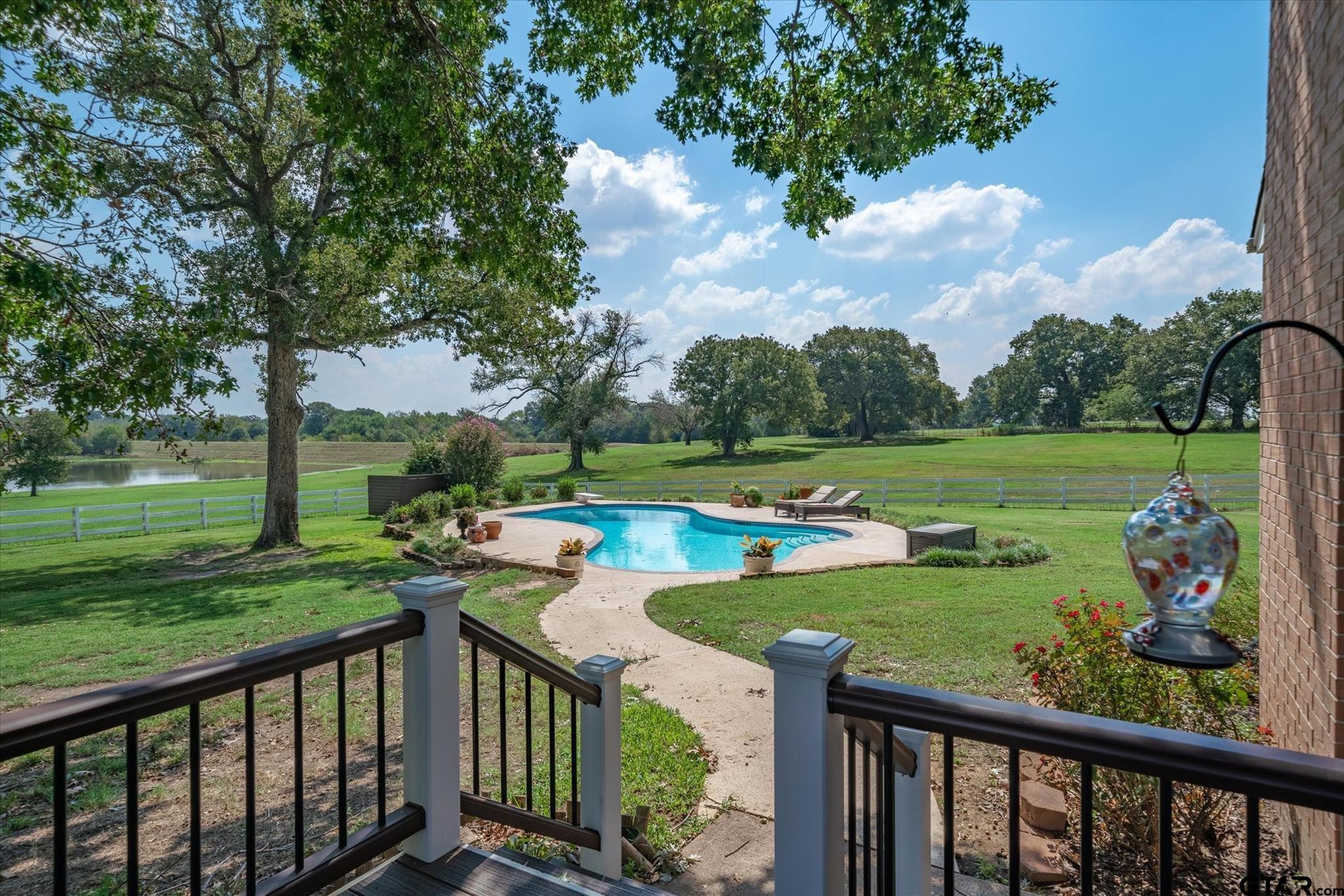 Mabank, Texas, 75147, United States, 5 Bedrooms Bedrooms, ,7 BathroomsBathrooms,Residential,Active,1985855