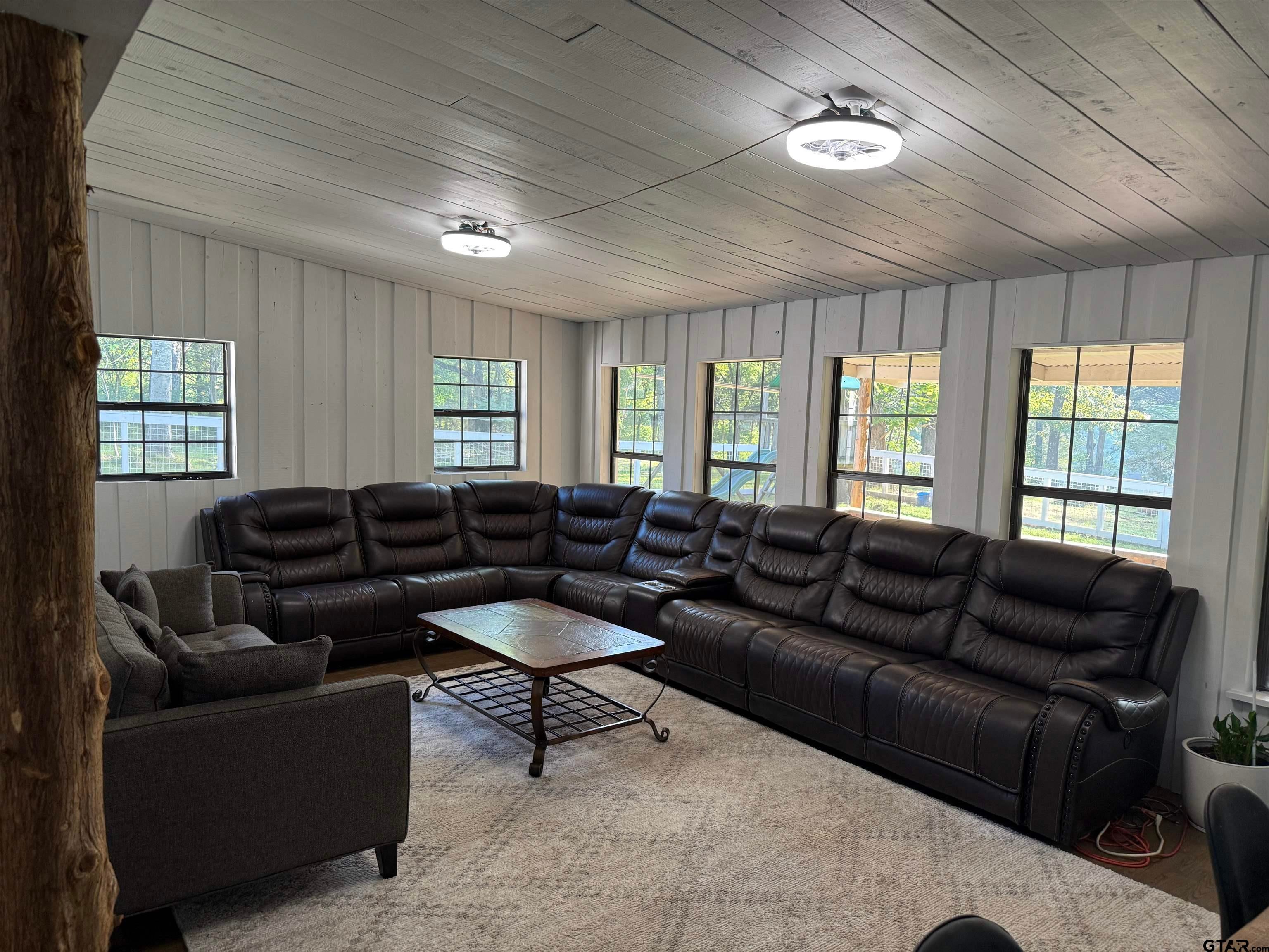 Lindale, Texas, 75771, United States, 1 Bedroom Bedrooms, ,1 BathroomBathrooms,Residential,Active,1941103