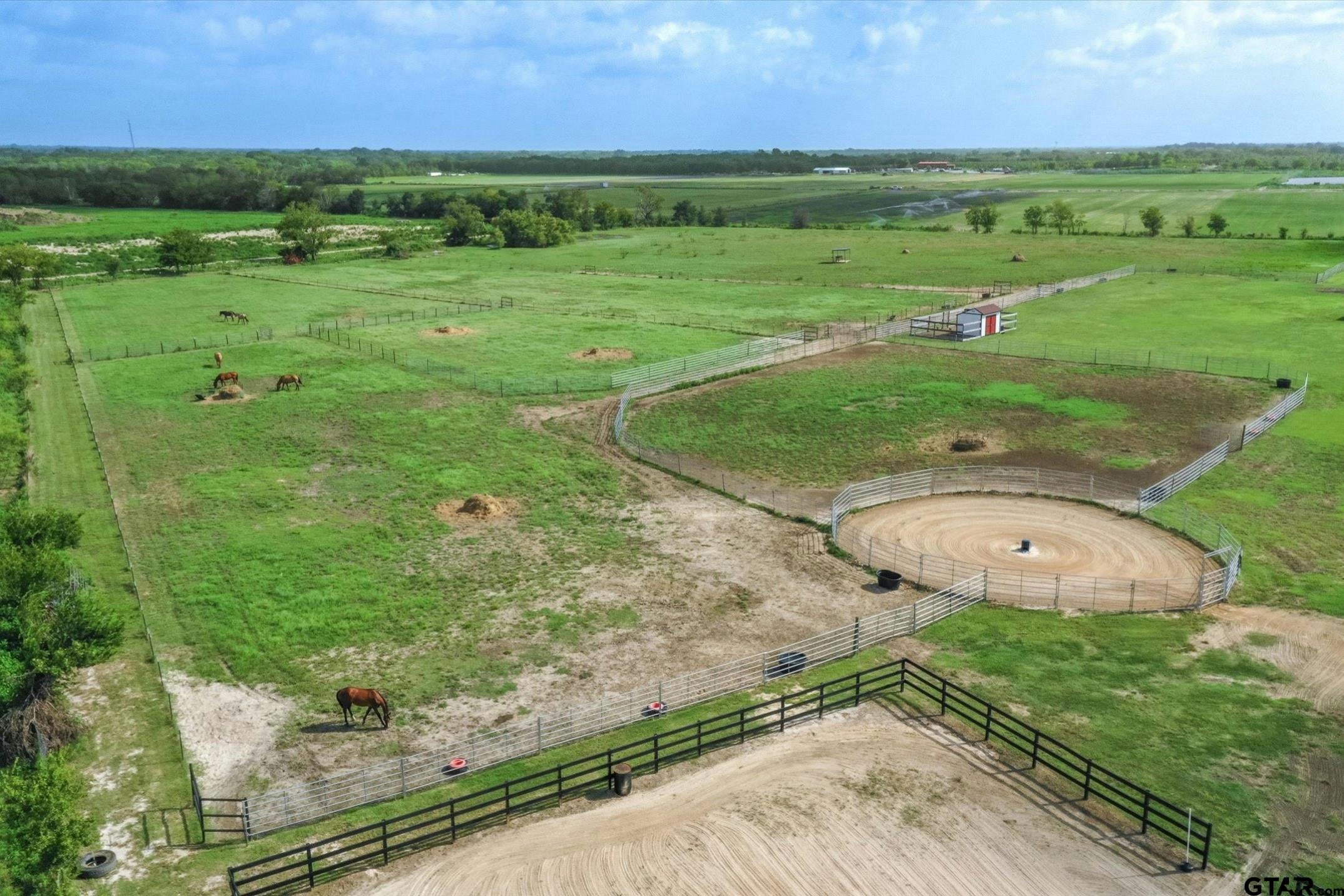 Kaufman, Texas, 75142, United States, 4 Bedrooms Bedrooms, ,3 BathroomsBathrooms,Residential,Active,1808205