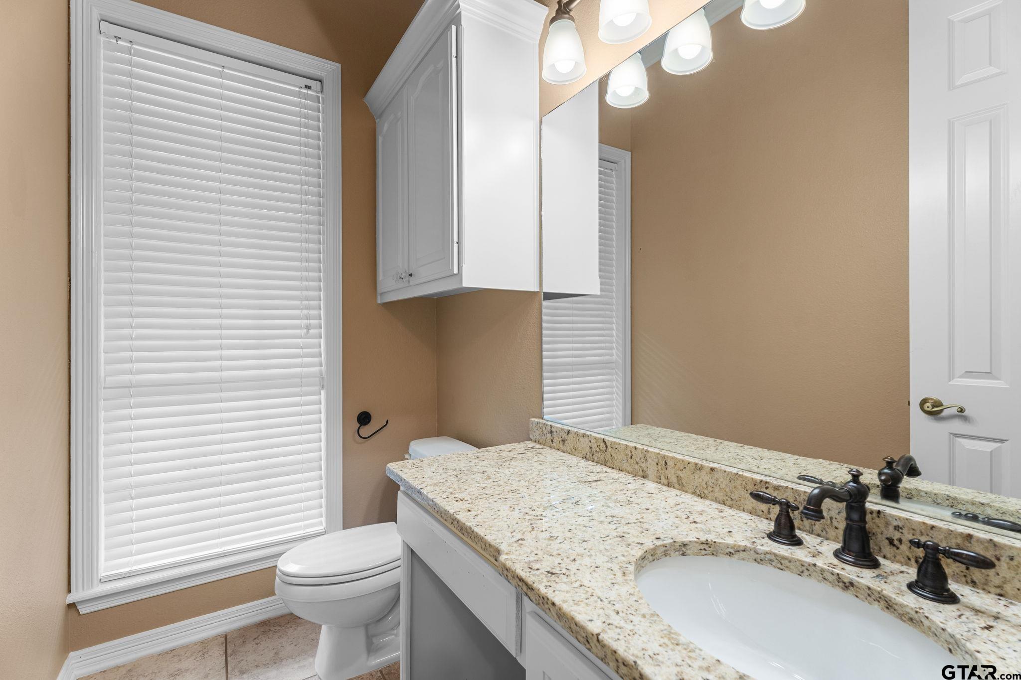 Tyler, Texas, 75703, United States, 6 Bedrooms Bedrooms, ,5 BathroomsBathrooms,Residential,Active,1892424