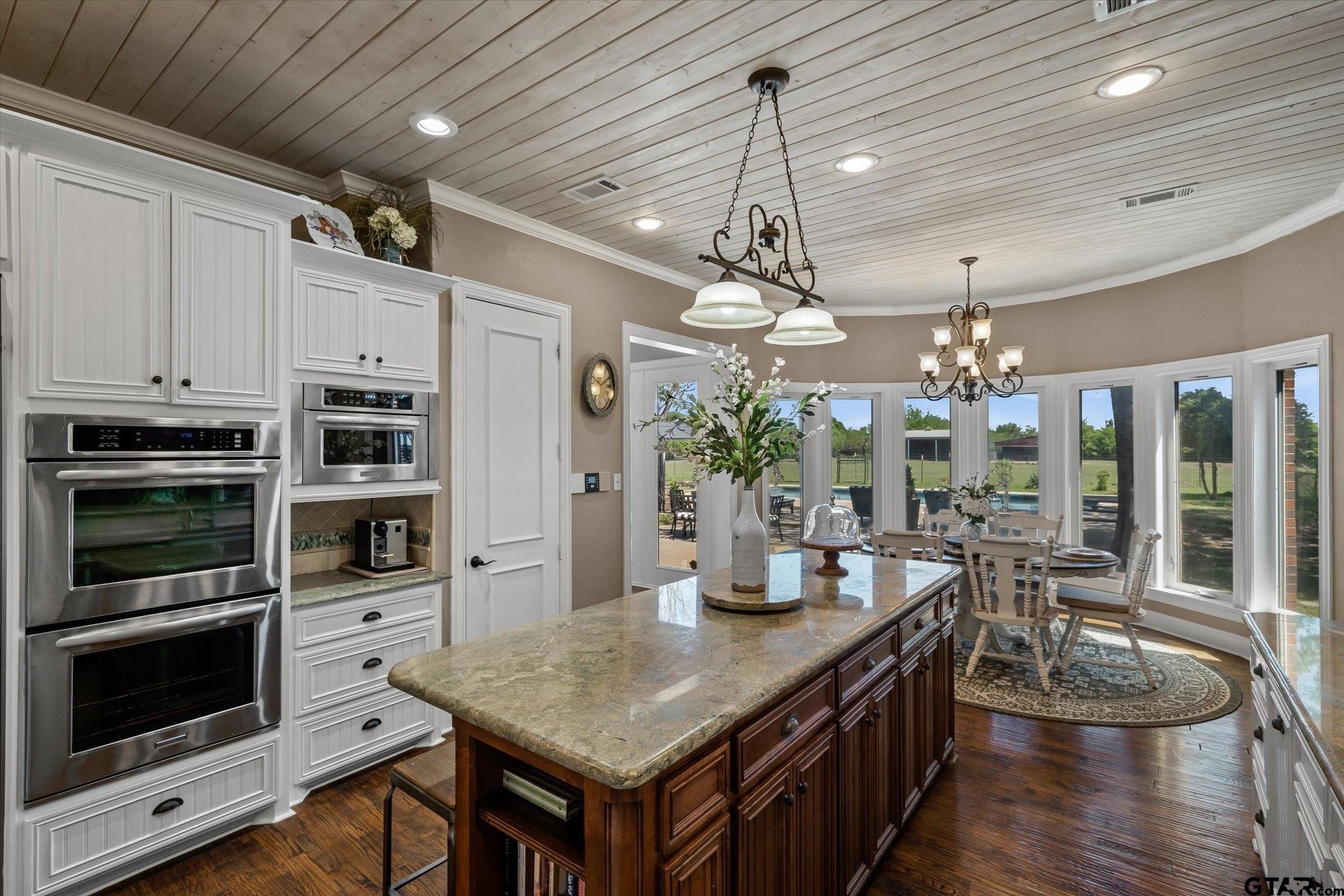 Ennis, Texas, 75119, United States, 5 Bedrooms Bedrooms, ,6 BathroomsBathrooms,Residential,Active,2043796