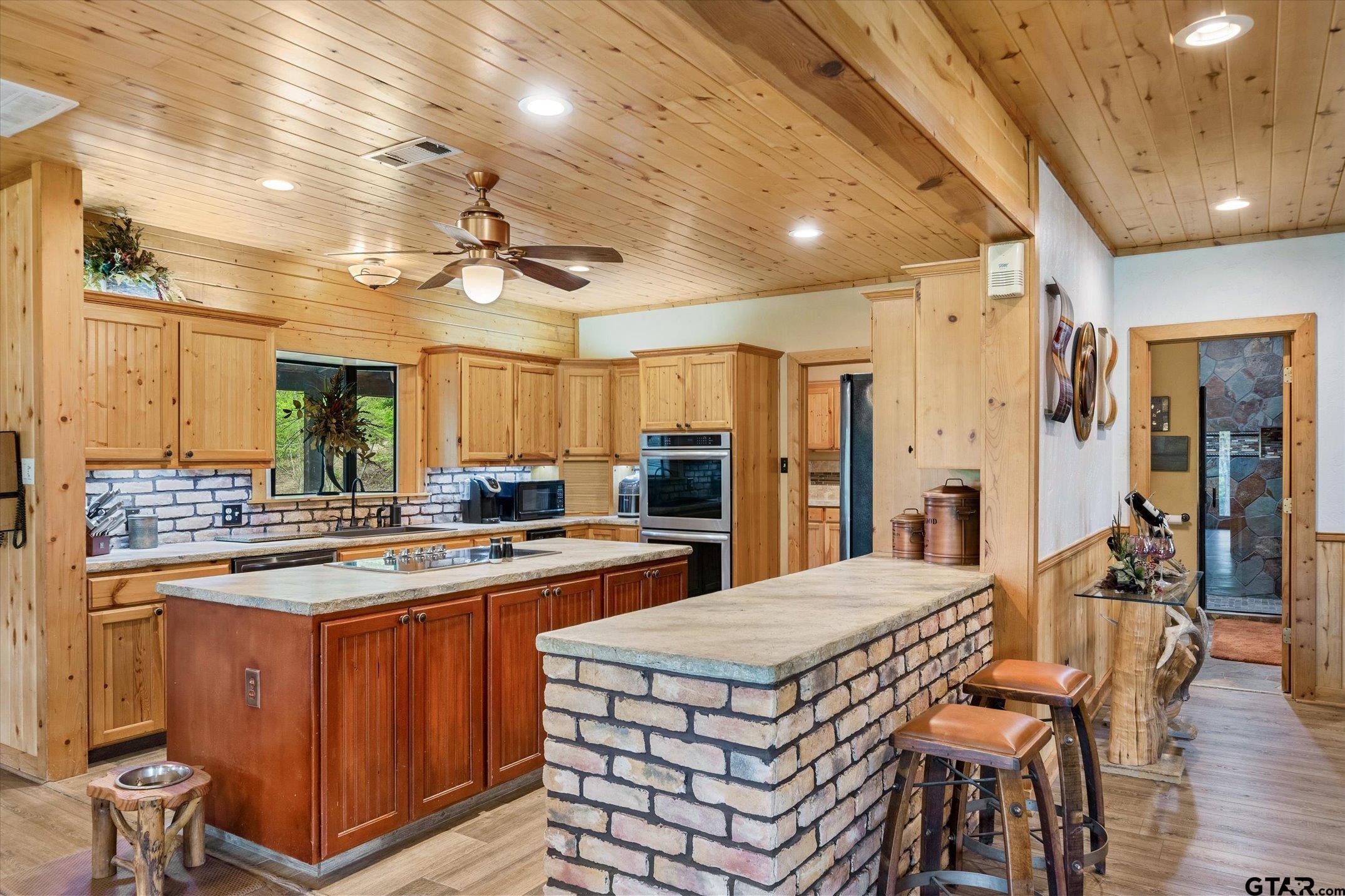Edgewood, Texas, 75117, United States, ,3 BathroomsBathrooms,Residential,Active,1831824