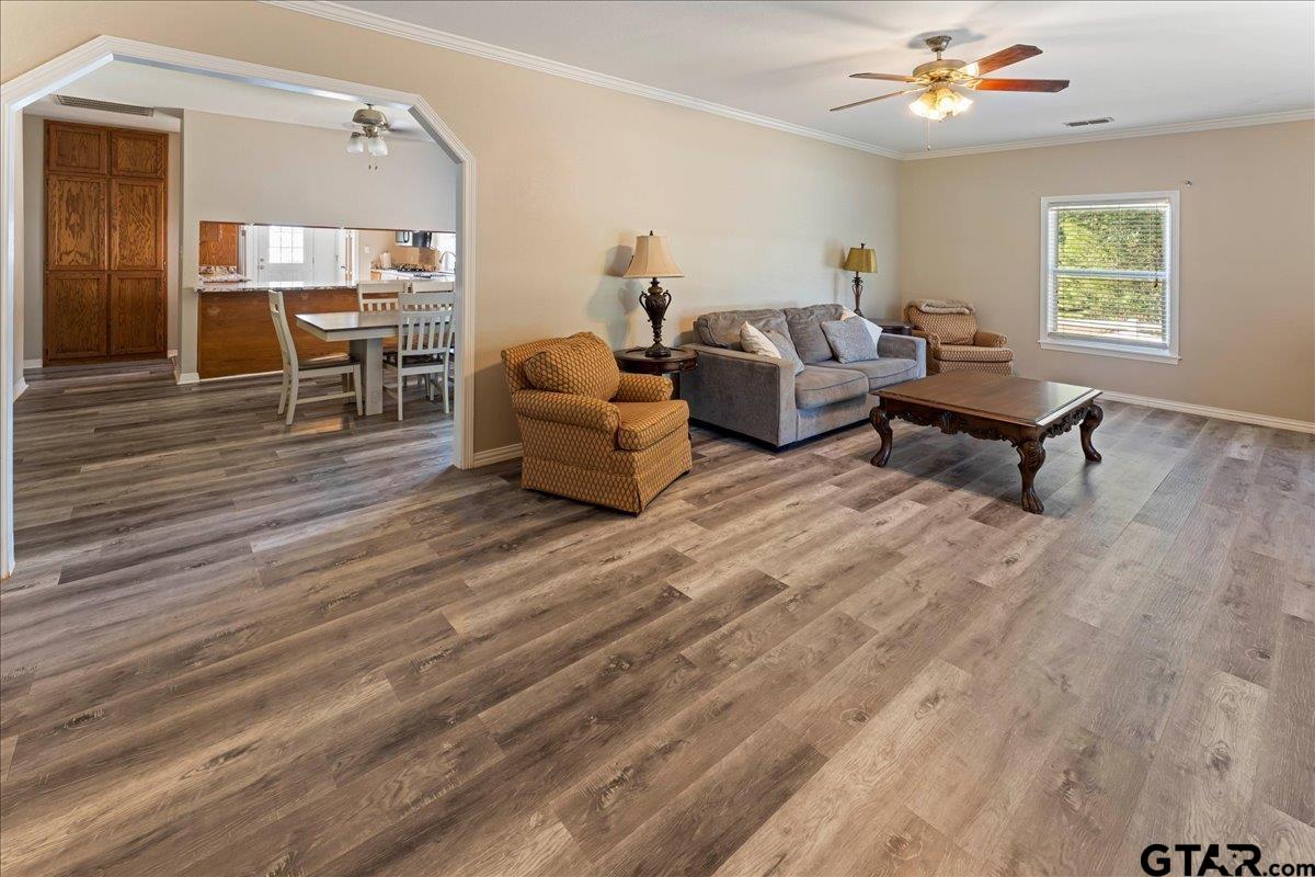 Tyler, Texas, 75706, United States, 3 Bedrooms Bedrooms, ,3 BathroomsBathrooms,Residential,Active,1944458