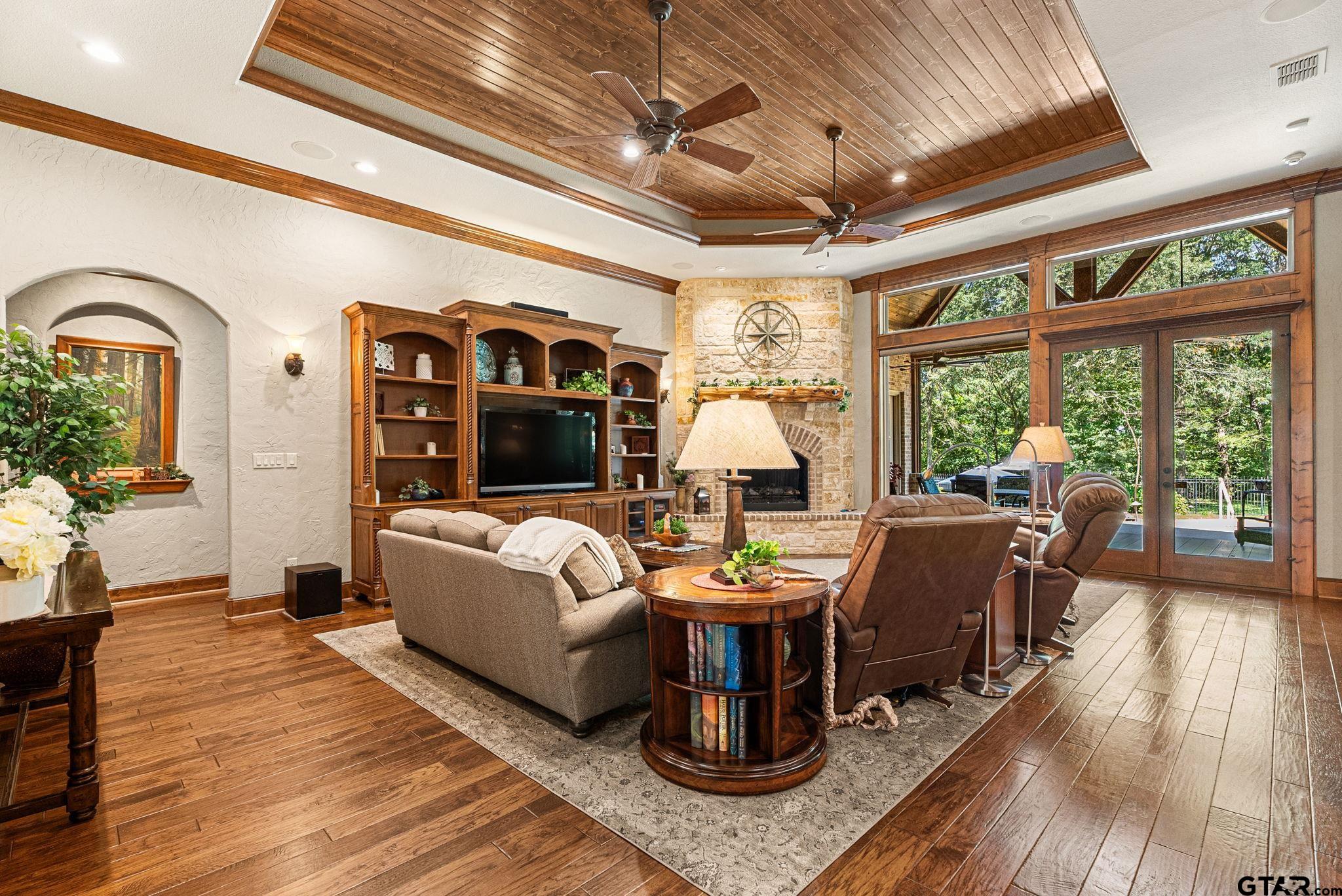 Tyler, Texas, 75707, United States, 4 Bedrooms Bedrooms, ,4 BathroomsBathrooms,Residential,Active,1944068