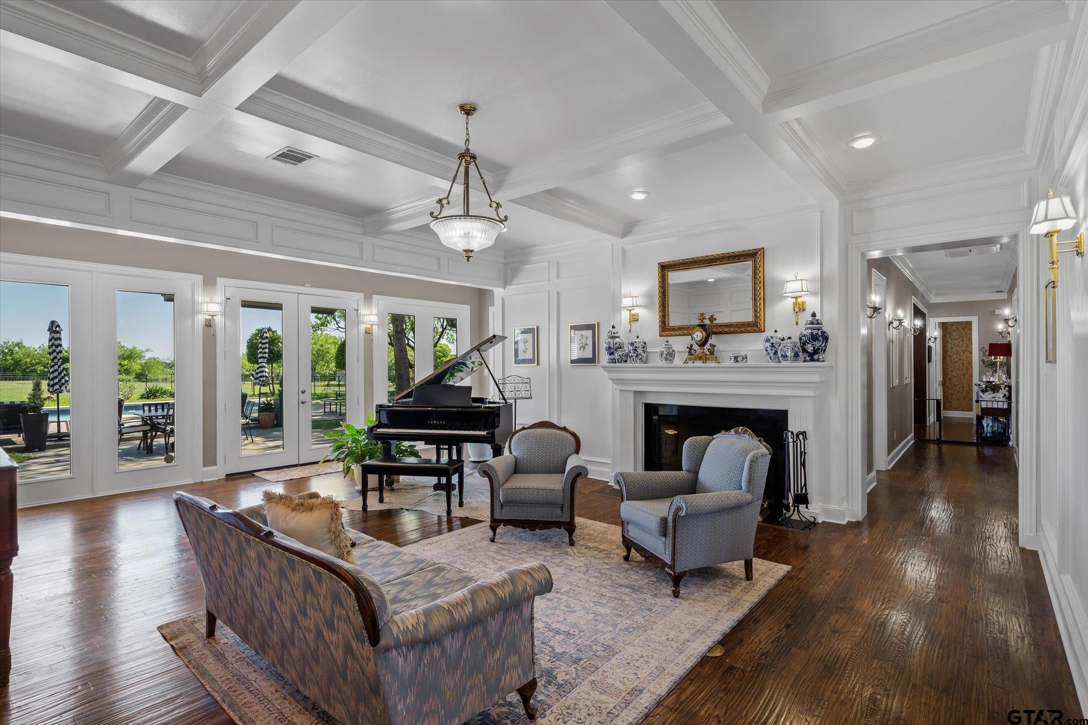 Ennis, Texas, 75119, United States, 5 Bedrooms Bedrooms, ,6 BathroomsBathrooms,Residential,Active,2043796