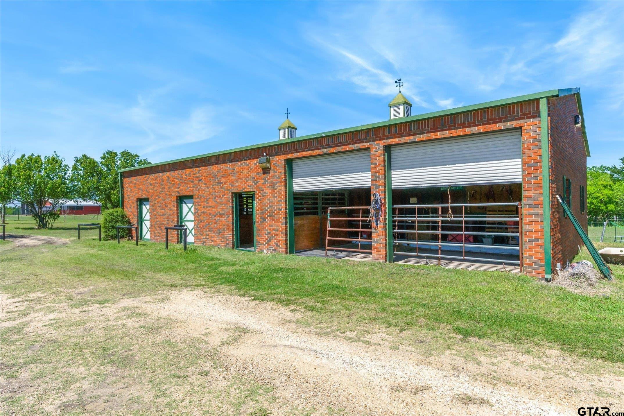 Ennis, Texas, 75119, United States, 5 Bedrooms Bedrooms, ,6 BathroomsBathrooms,Residential,Active,2043796
