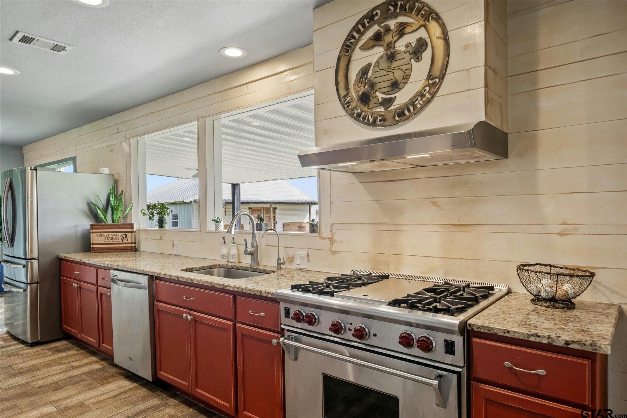 Kaufman, Texas, 75142, United States, 4 Bedrooms Bedrooms, ,3 BathroomsBathrooms,Residential,Active,1808205