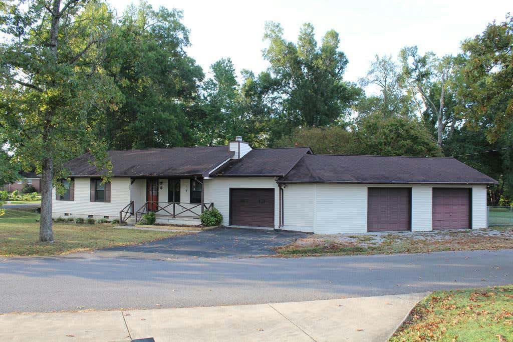 1222 CIRCLE DR, COOKEVILLE, TN 38501, photo 1 of 16