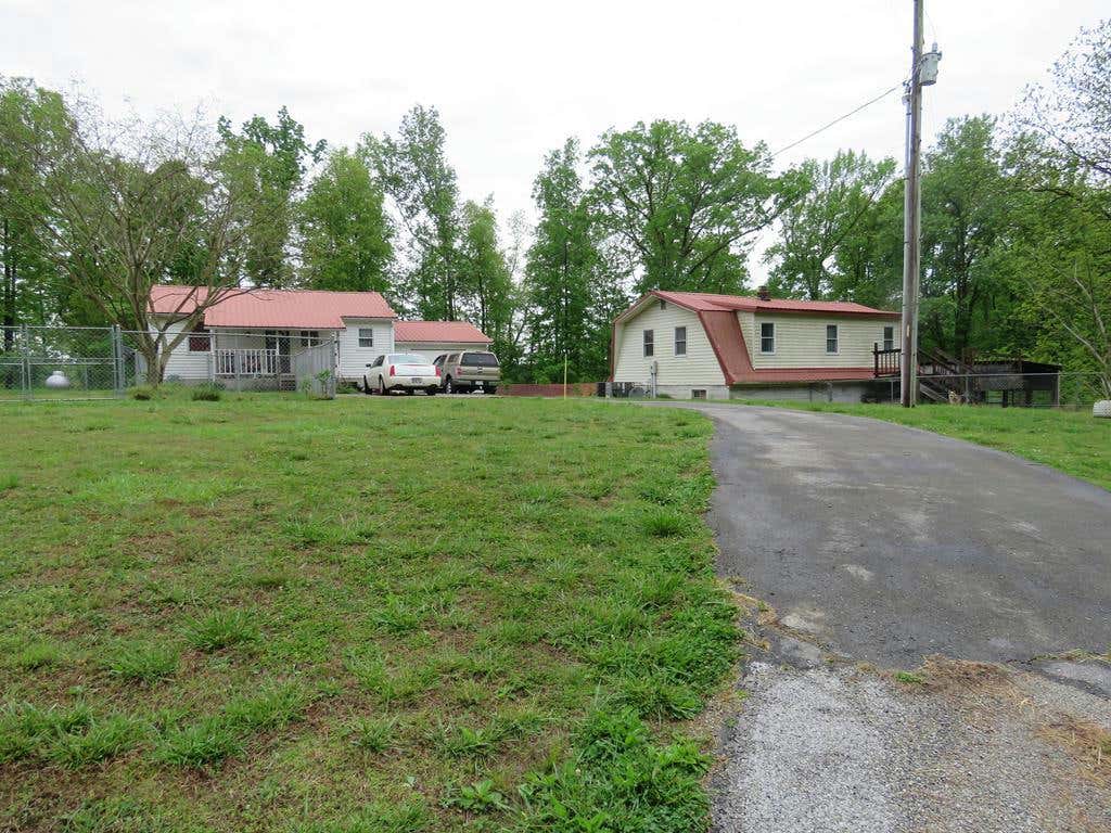 891 VICKERS RIDGE RD, BAXTER, TN 38544, photo 1 of 42