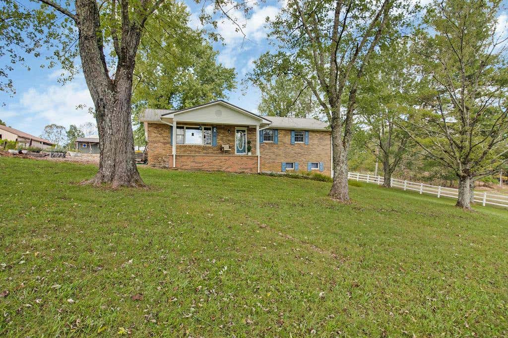 698 MAYNARD RD, CROSSVILLE, TN 38571, photo 1 of 60