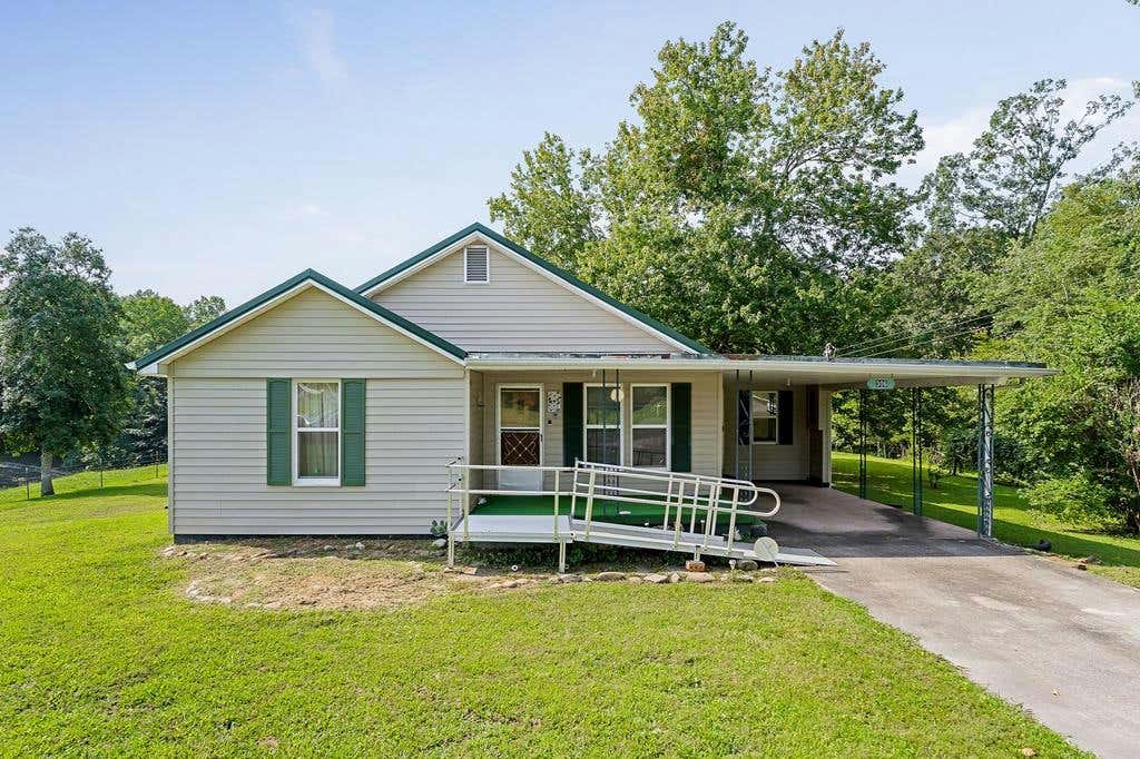 306 BLUE RD, QUEBECK, TN 38579, photo 1 of 28