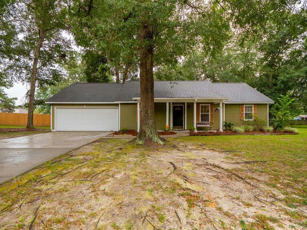 3761 HEATHERWOODS DR, VALDOSTA, GA 31605, photo 1 of 27