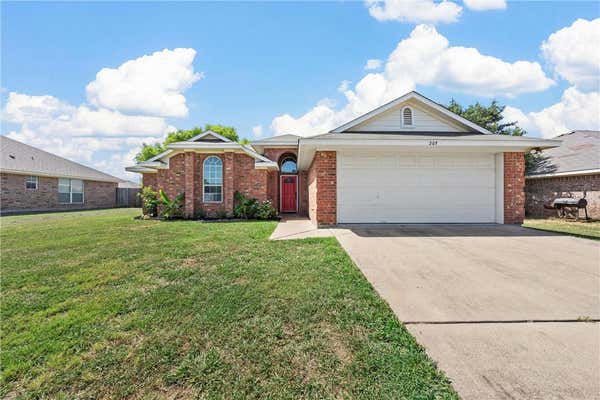 207 KNIGHT LN, WACO, TX 76705 - Image 1