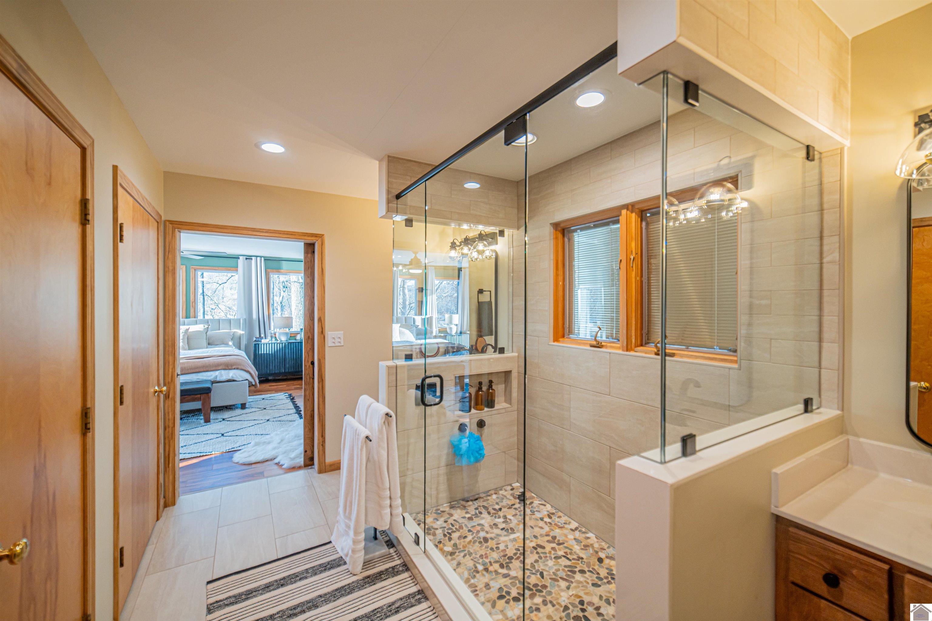 Eddyville, Kentucky, 42038, United States, 3 Bedrooms Bedrooms, ,3 BathroomsBathrooms,Residential,Active,1999917