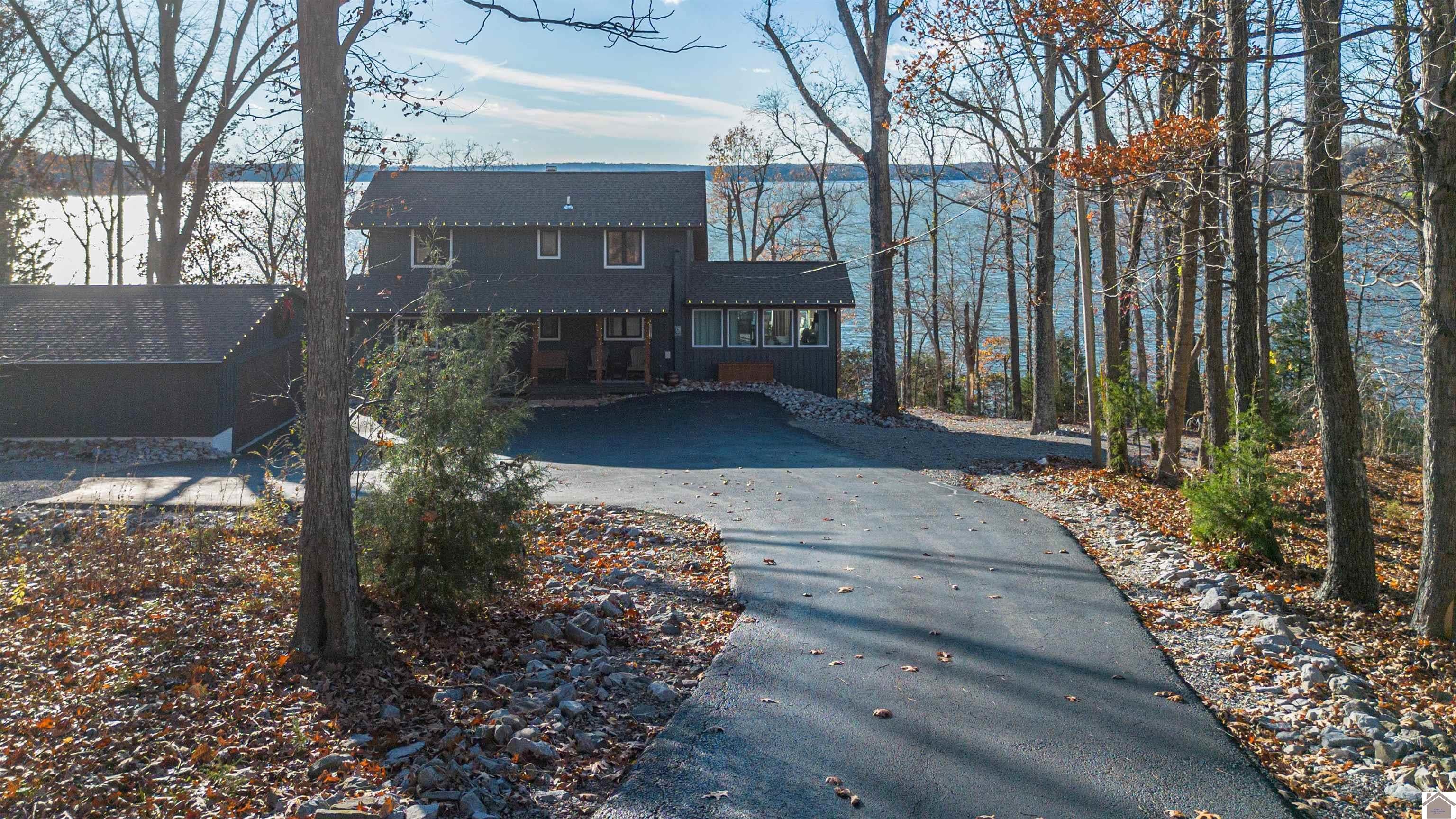 Eddyville, Kentucky, 42038, United States, 3 Bedrooms Bedrooms, ,3 BathroomsBathrooms,Residential,Active,1999917