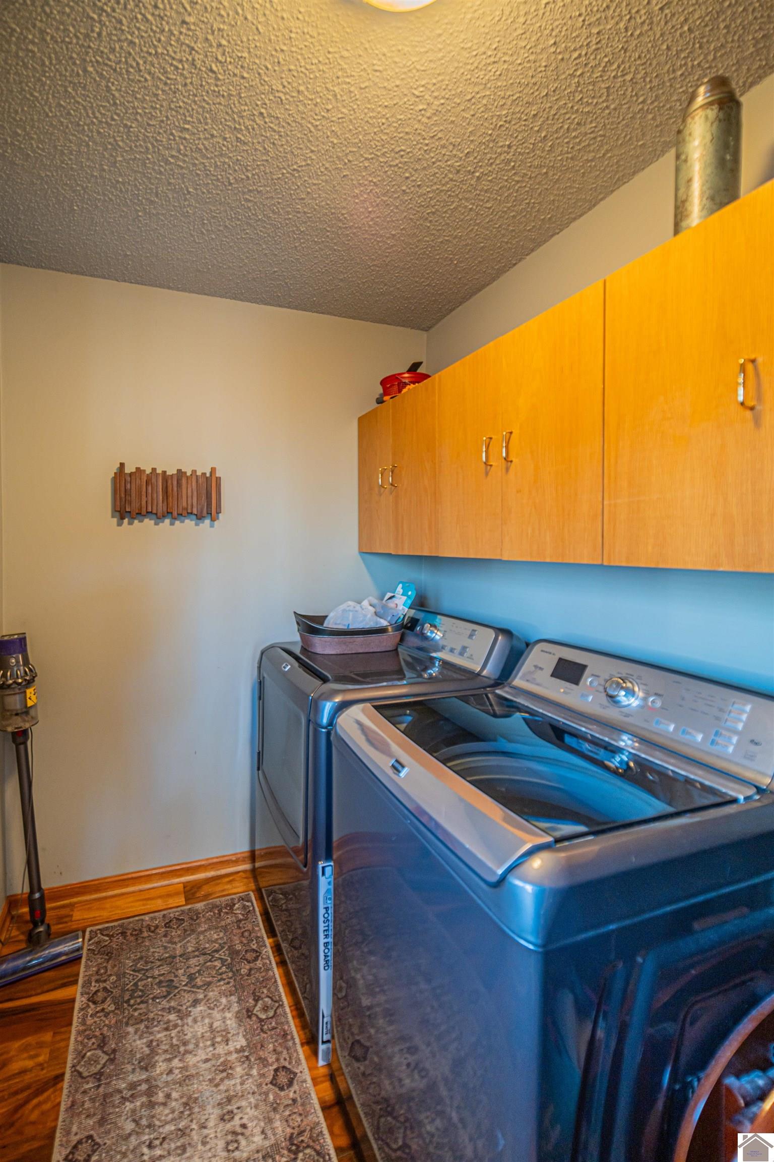 Eddyville, Kentucky, 42038, United States, 3 Bedrooms Bedrooms, ,3 BathroomsBathrooms,Residential,Active,1999917