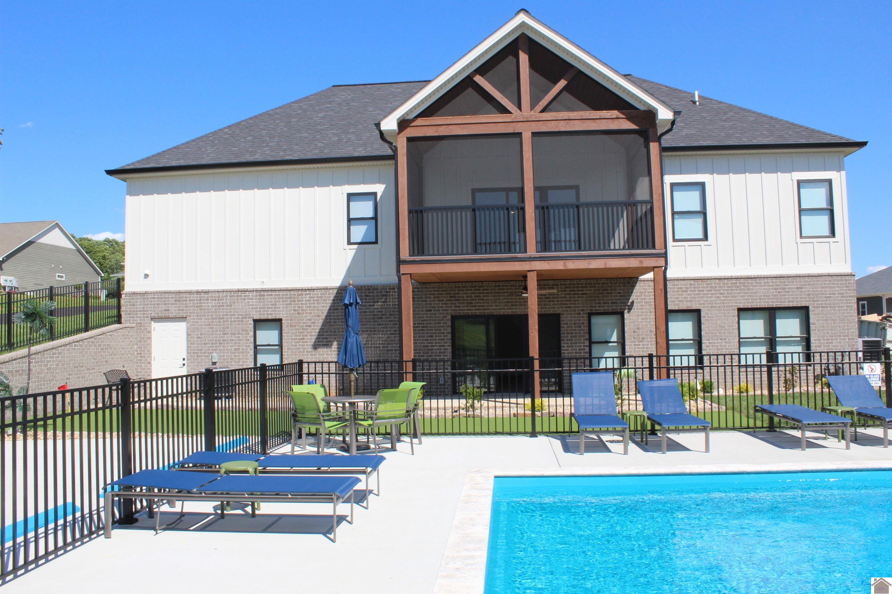 Kuttawa, Kentucky, 42055, United States, 4 Bedrooms Bedrooms, ,4 BathroomsBathrooms,Residential,Active,1828683