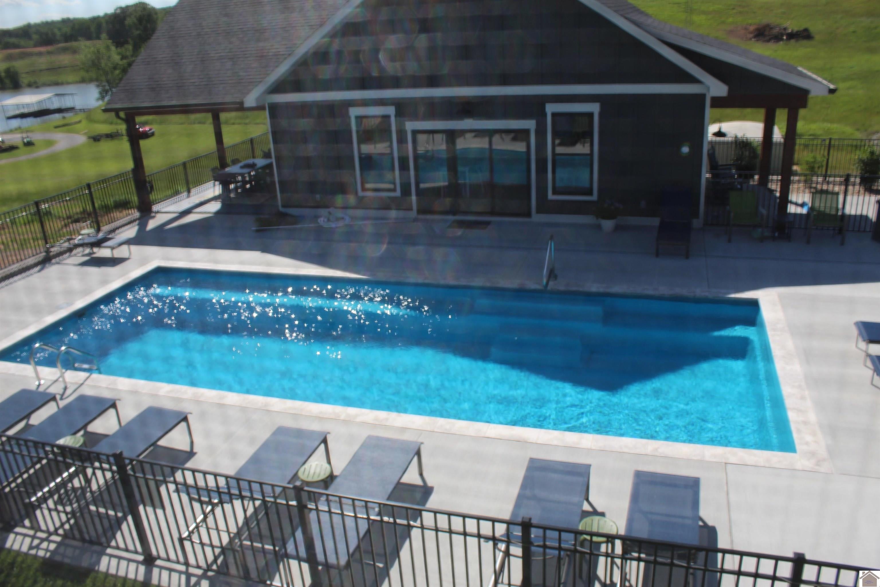 Kuttawa, Kentucky, 42055, United States, 4 Bedrooms Bedrooms, ,4 BathroomsBathrooms,Residential,Active,1828683