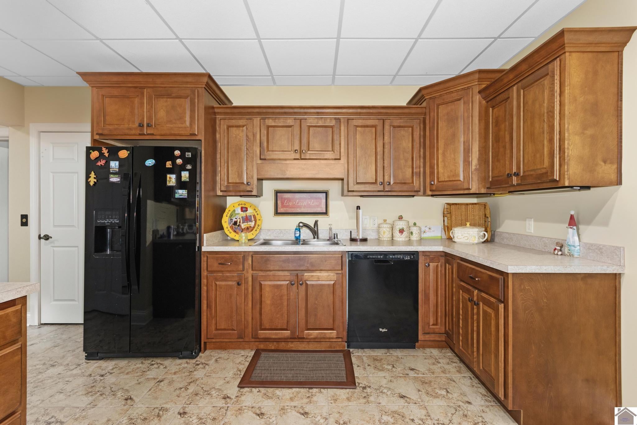 Paducah, Kentucky, 42001, United States, 5 Bedrooms Bedrooms, ,5 BathroomsBathrooms,Residential,Active,2045670