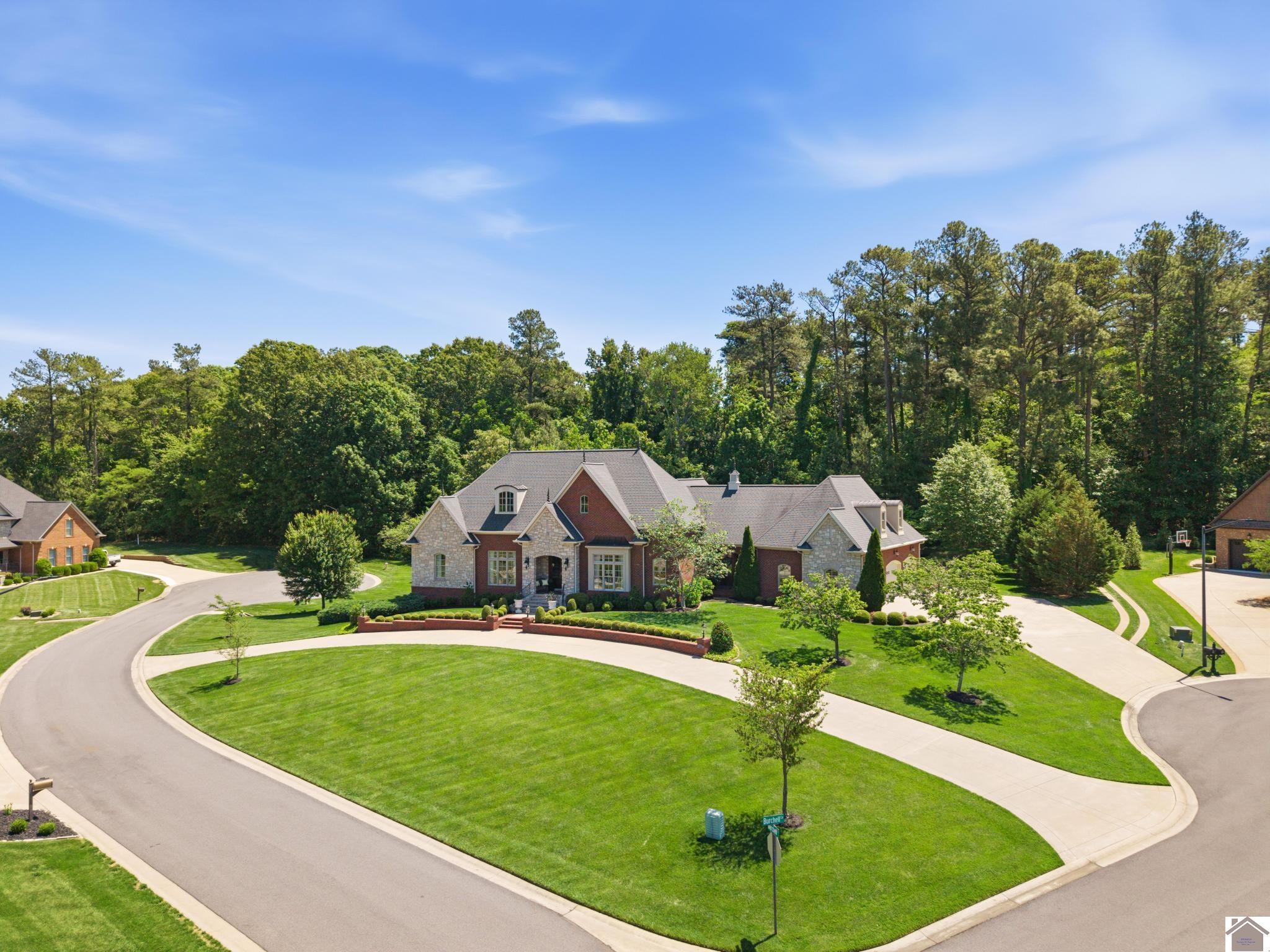 Paducah, Kentucky, 42001, United States, 5 Bedrooms Bedrooms, ,5 BathroomsBathrooms,Residential,Active,2045670