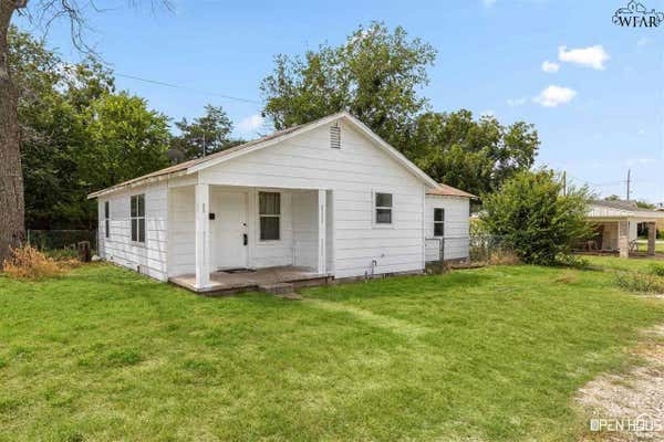 209 W PARK ST, HENRIETTA, TX 76365 - Image 1