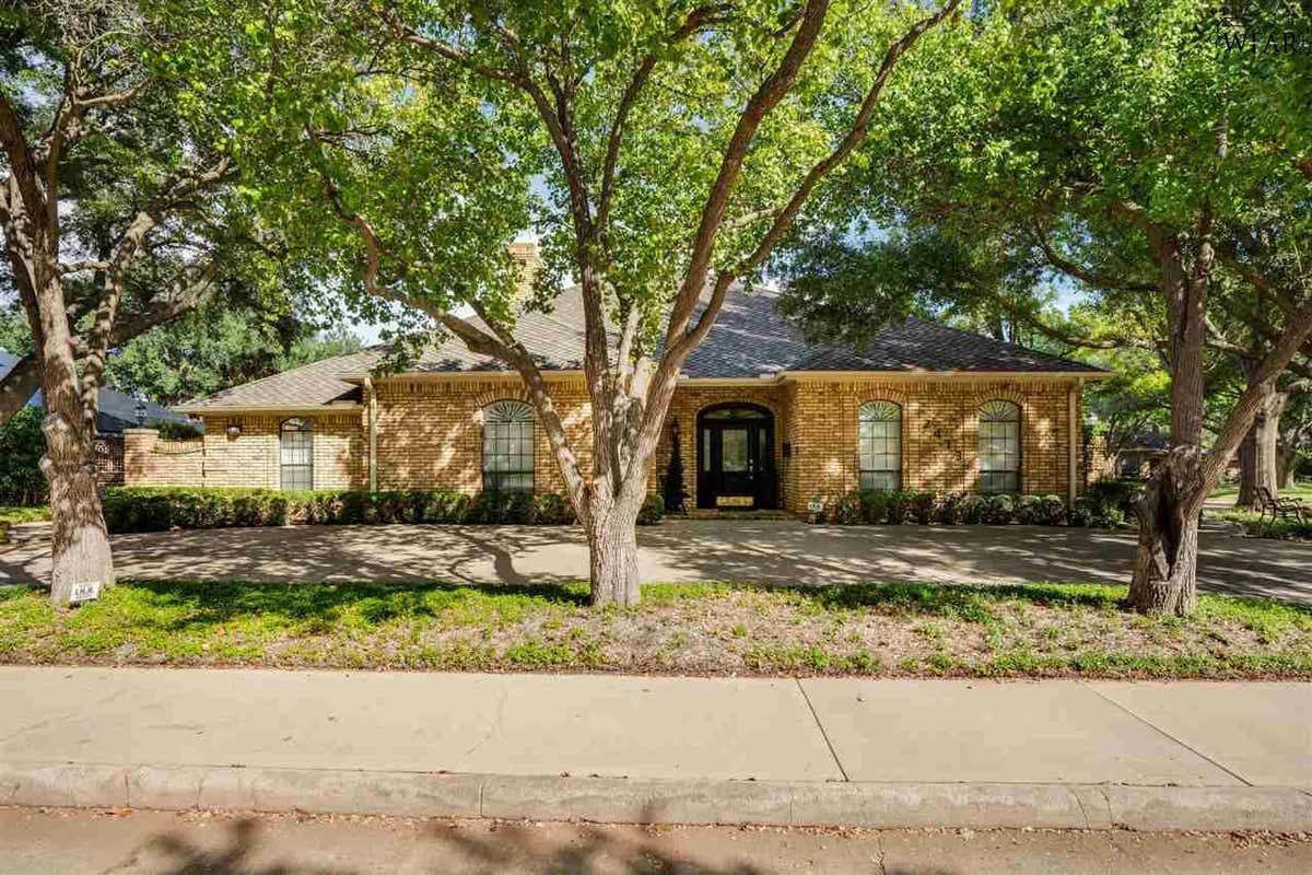 2413 MARIKA CIR, WICHITA FALLS, TX 76308, photo 1 of 30