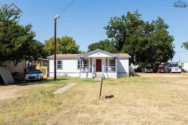 205 W 1ST ST, BURKBURNETT, TX 76354 - Image 1