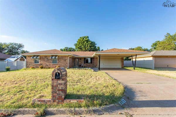 989 VICTORIA DR, BURKBURNETT, TX 76354 - Image 1