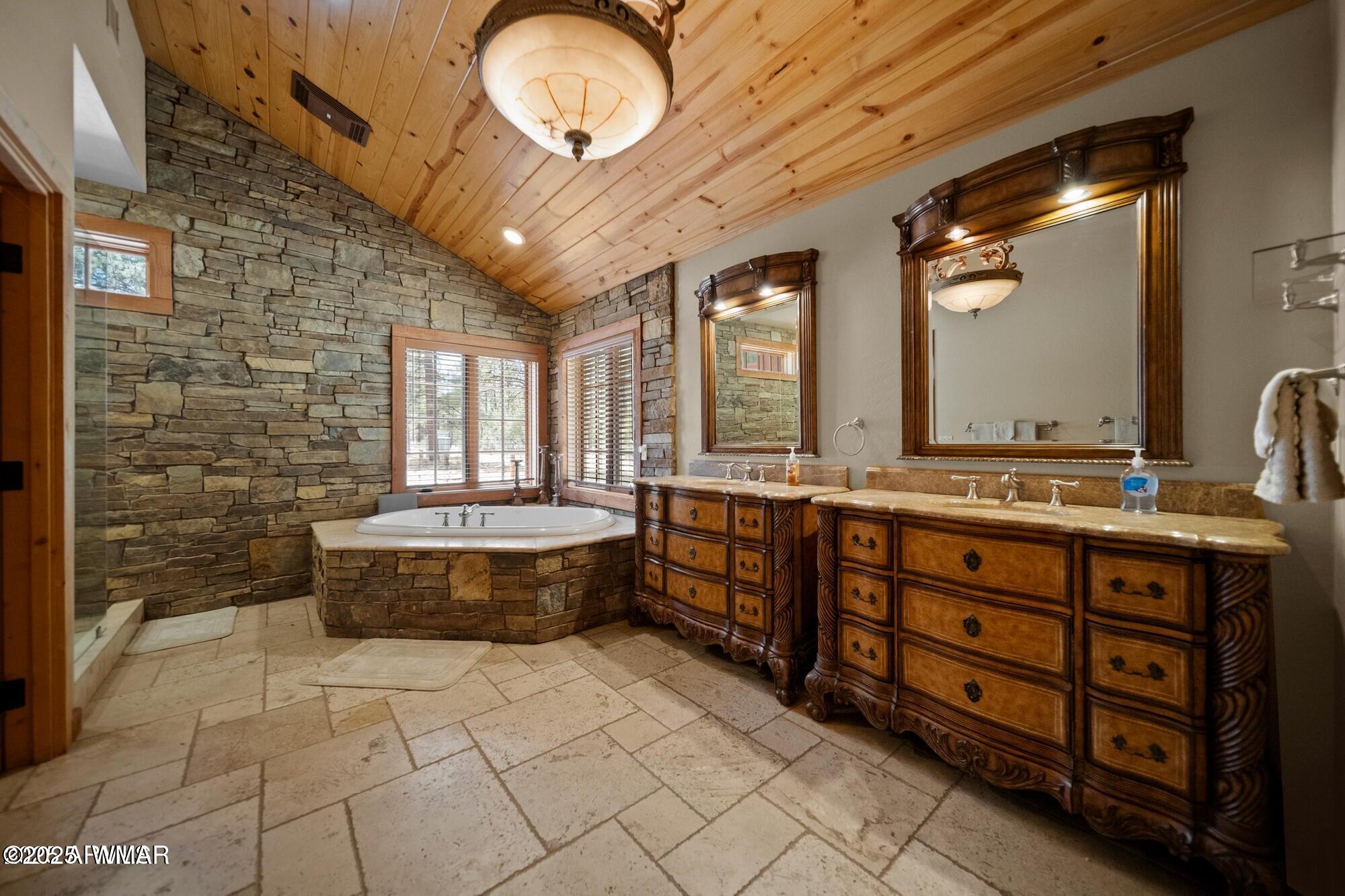 Lakeside, Arizona, 85929, United States, 8 Bedrooms Bedrooms, ,8 BathroomsBathrooms,Residential,Active,1860249