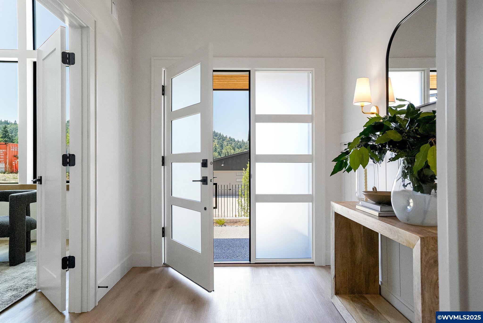 Salem, Oregon, 97302, United States, 3 Bedrooms Bedrooms, ,4 BathroomsBathrooms,Residential,Active,1889351