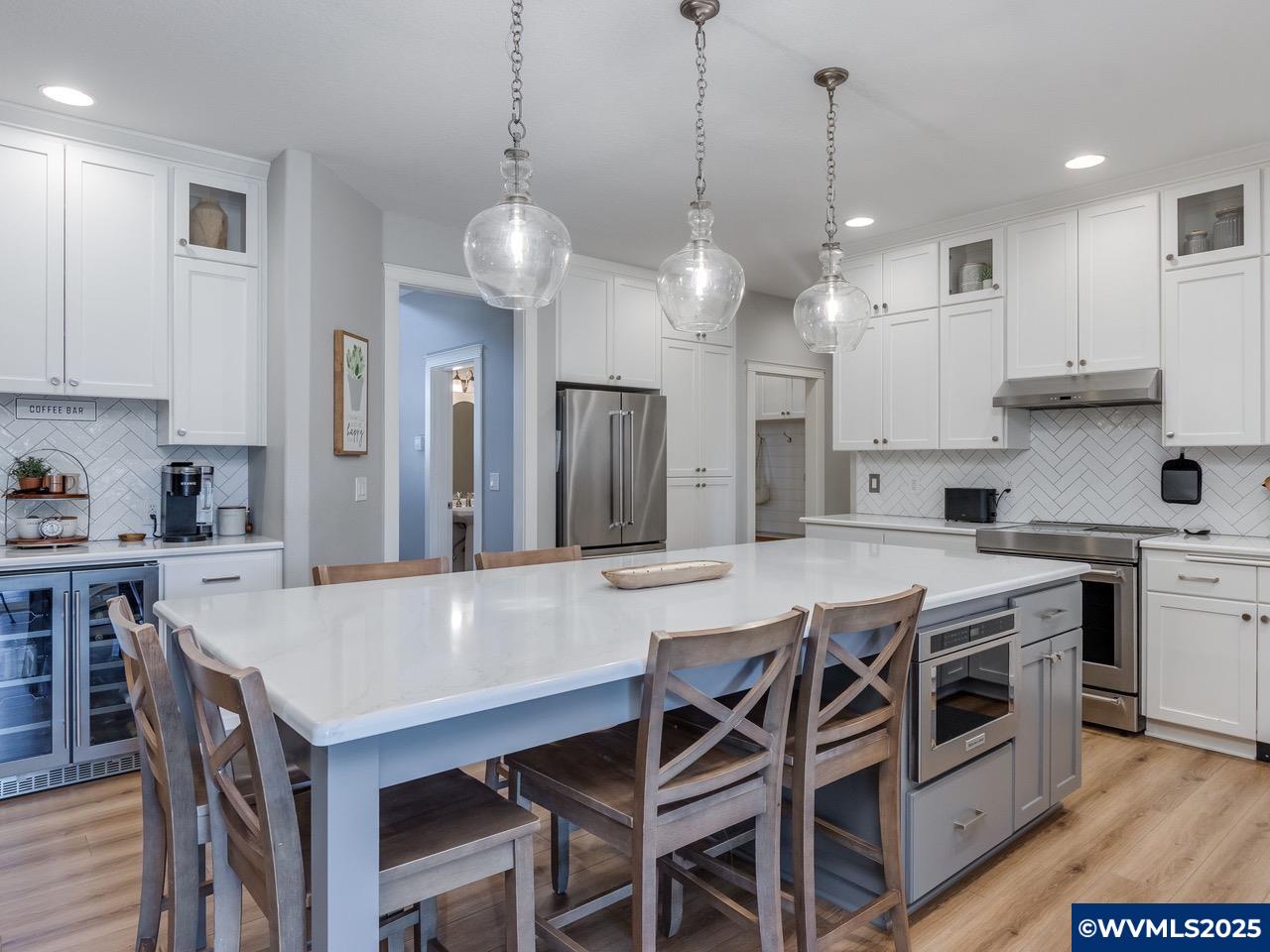 Oregon City, Oregon, 97045, United States, 4 Bedrooms Bedrooms, ,3 BathroomsBathrooms,Residential,Active,1922672