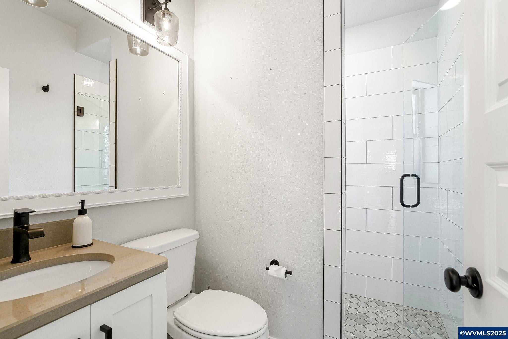 Salem, Oregon, 97302, United States, 5 Bedrooms Bedrooms, ,4 BathroomsBathrooms,Residential,Active,1888951