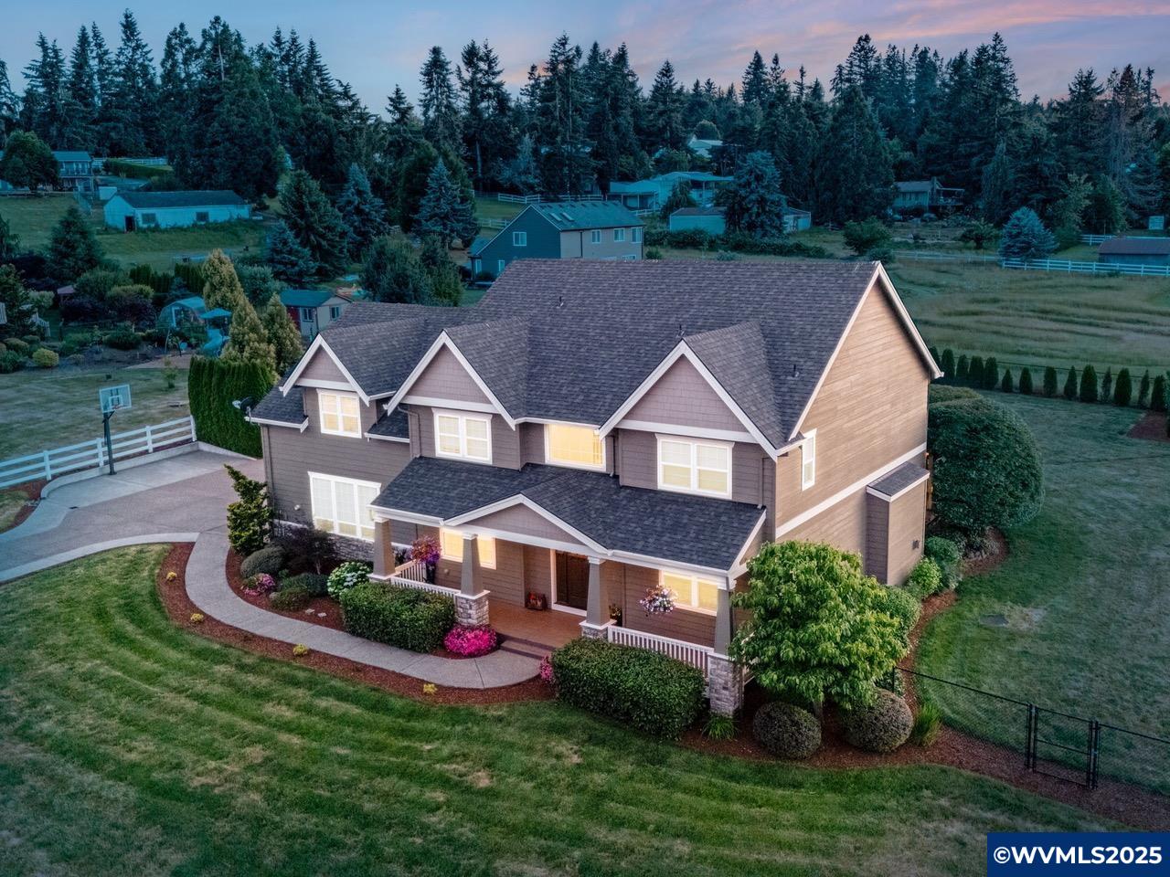 Oregon City, Oregon, 97045, United States, 4 Bedrooms Bedrooms, ,3 BathroomsBathrooms,Residential,Active,1922672