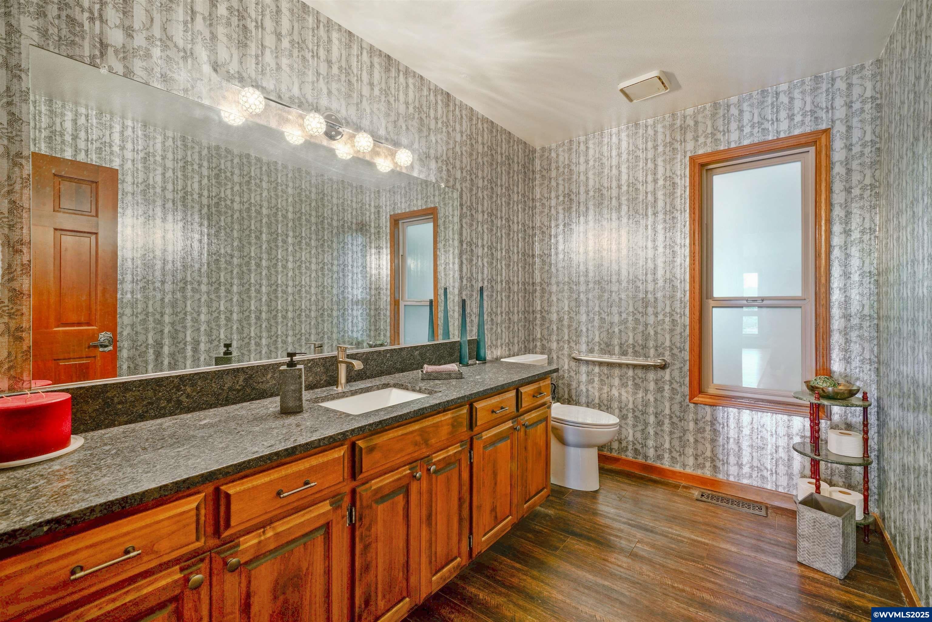 Salem, Oregon, 97302, United States, 3 Bedrooms Bedrooms, ,4 BathroomsBathrooms,Residential,Active,1989789