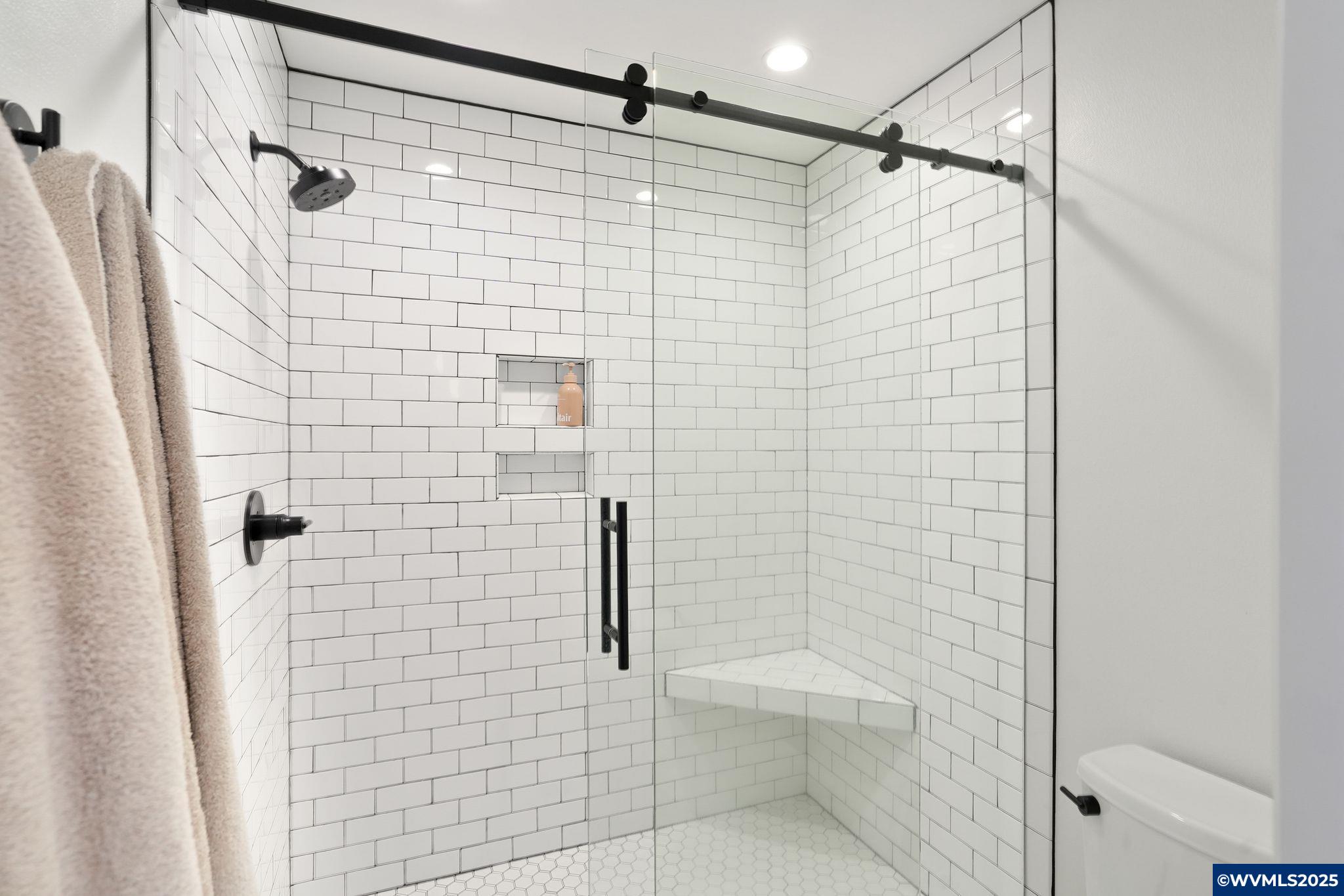 Salem, Oregon, 97302, United States, 5 Bedrooms Bedrooms, ,4 BathroomsBathrooms,Residential,Active,1992265