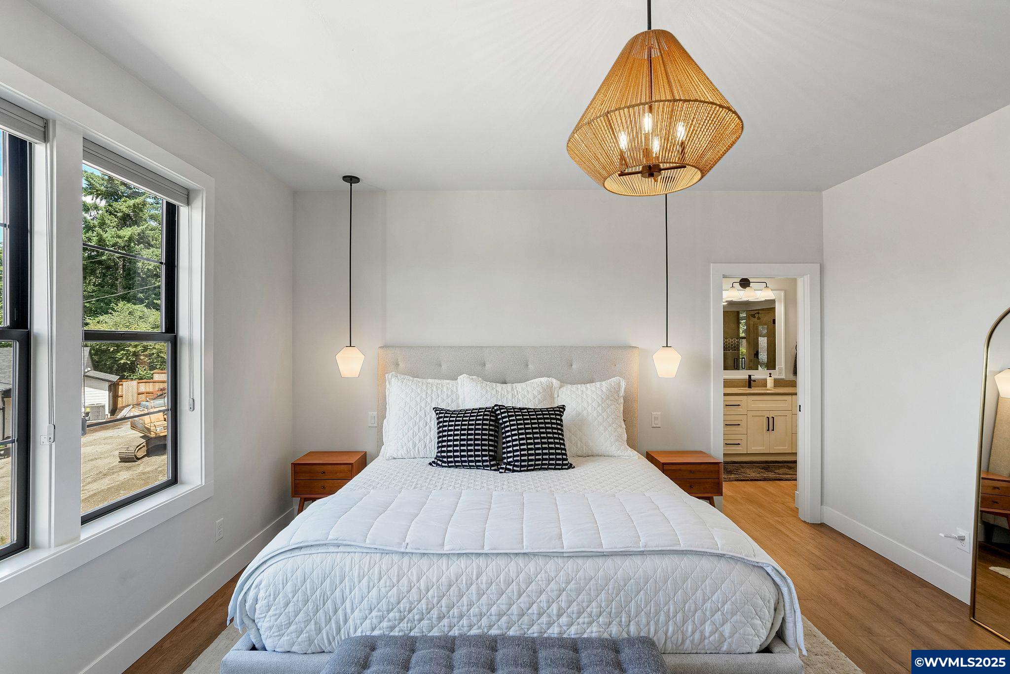 Salem, Oregon, 97302, United States, 5 Bedrooms Bedrooms, ,4 BathroomsBathrooms,Residential,Active,1888951